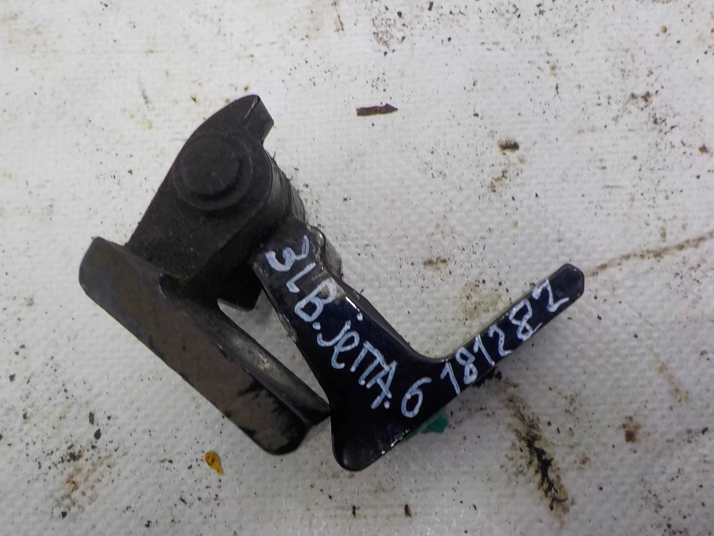 Петля двери Audi A5 I рестайлинг (2011—2016)