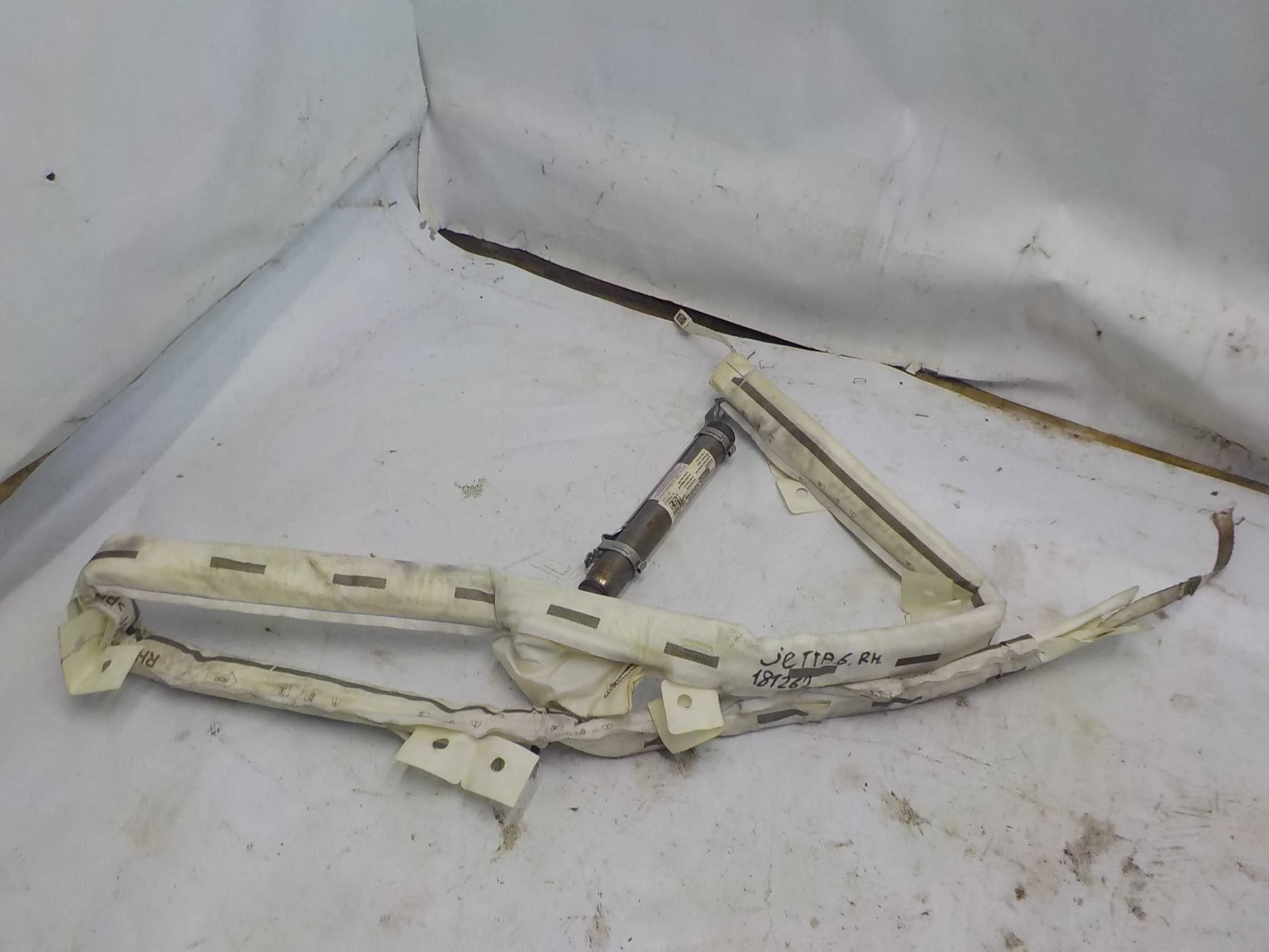 подушка безопасности боковая Volkswagen Jetta VI (2010—2015)  Право