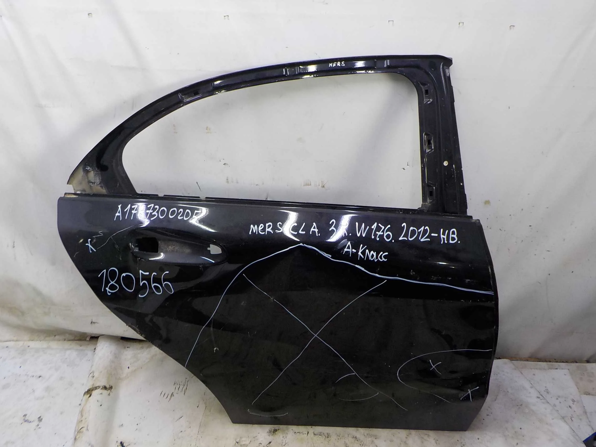 Дверь Mercedes-Benz A-класс AMG W176 (2013—2015) Зад Право