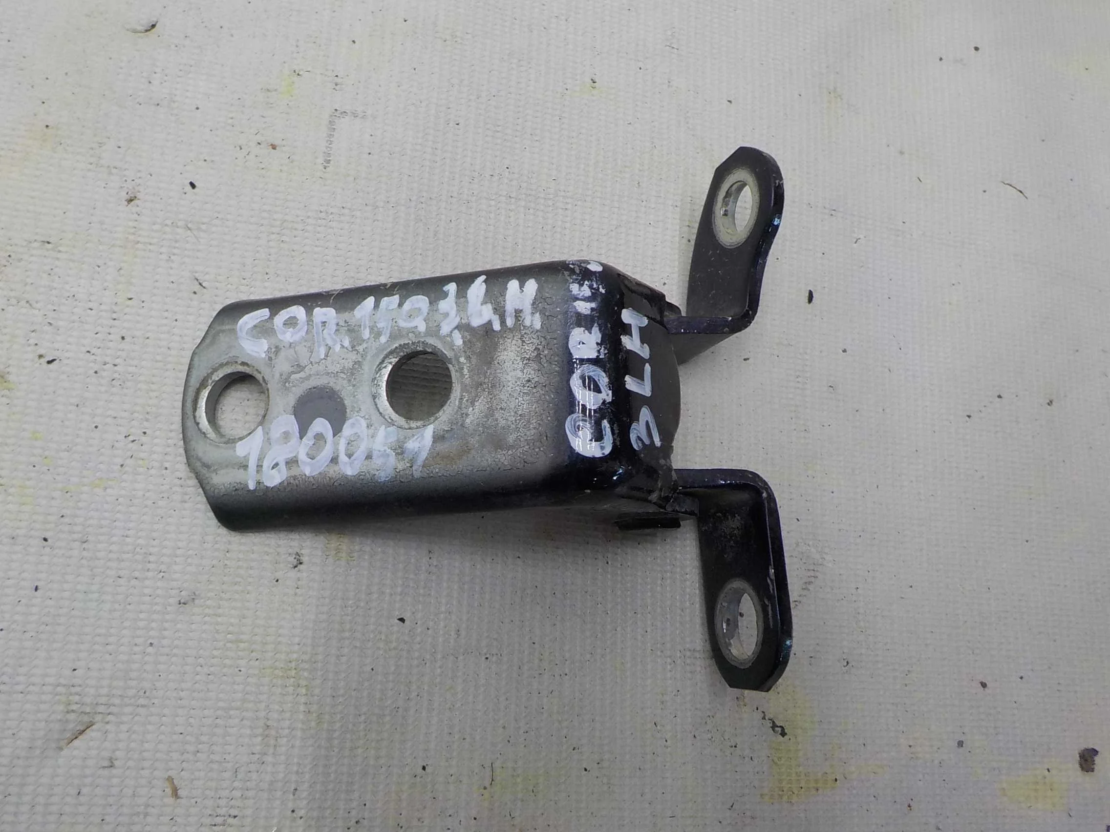 Петля двери Toyota Corolla X (2006—2010) Зад Лево Низ