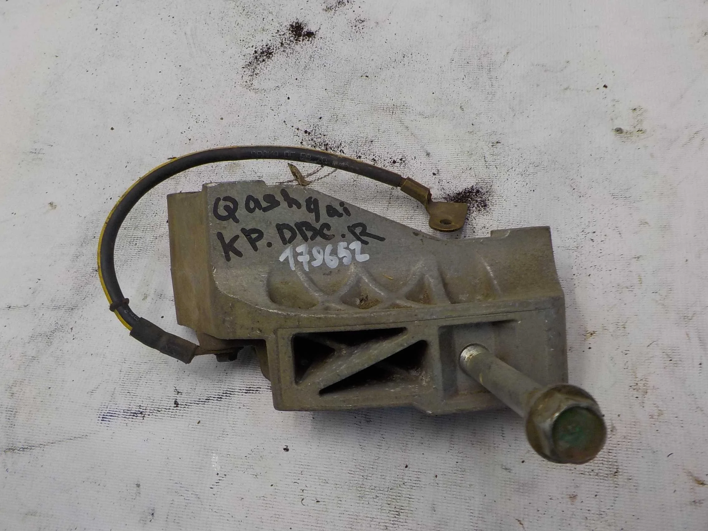 Кронштейн опоры двигателя Nissan Qashqai I (2006—2010)