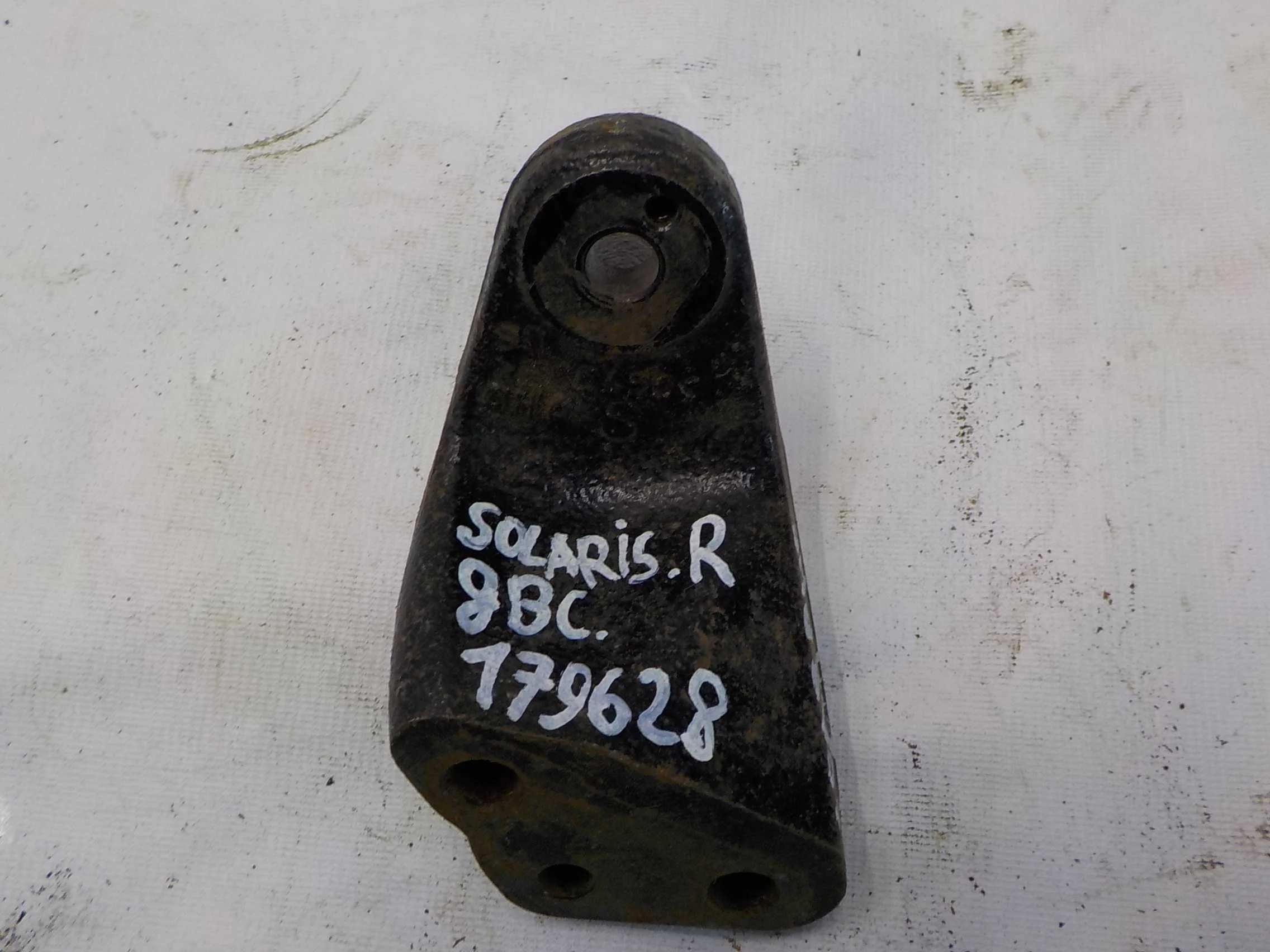 Кронштейн опоры двигателя Hyundai Solaris I рестайлинг (2014—2017)  Право