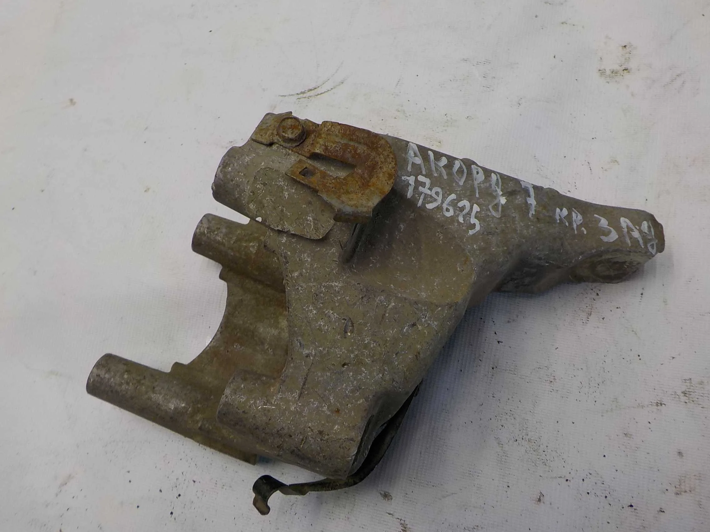 Кронштейн опоры двигателя Honda Accord VII рестайлинг (2005—2008) Зад