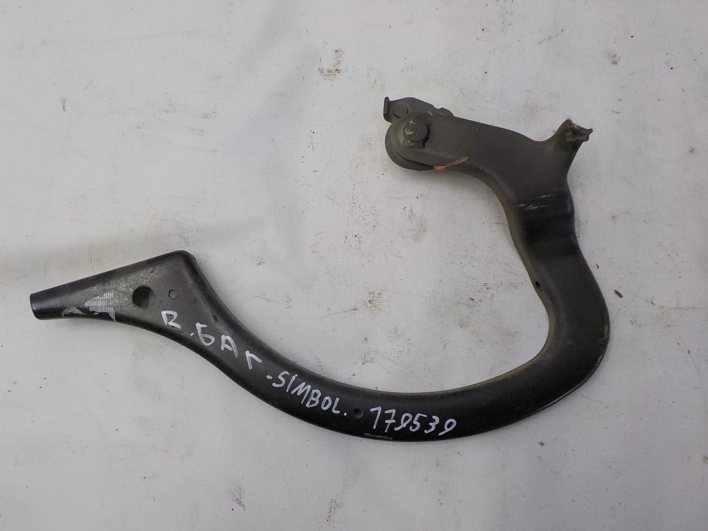 Петля крышки багажника Renault Symbol I рестайлинг (2002—2006)  Право
