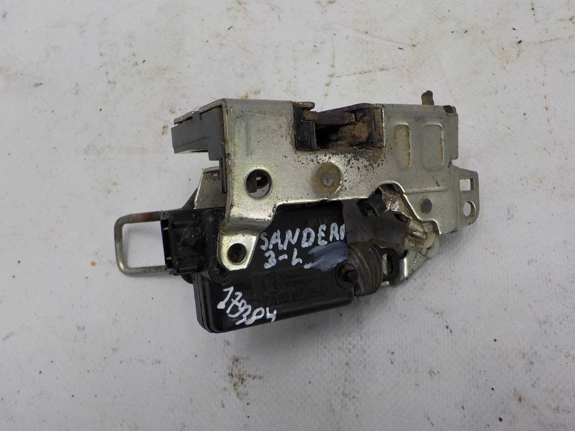 Замок двери Renault Logan I (2004—2009) Зад Лево