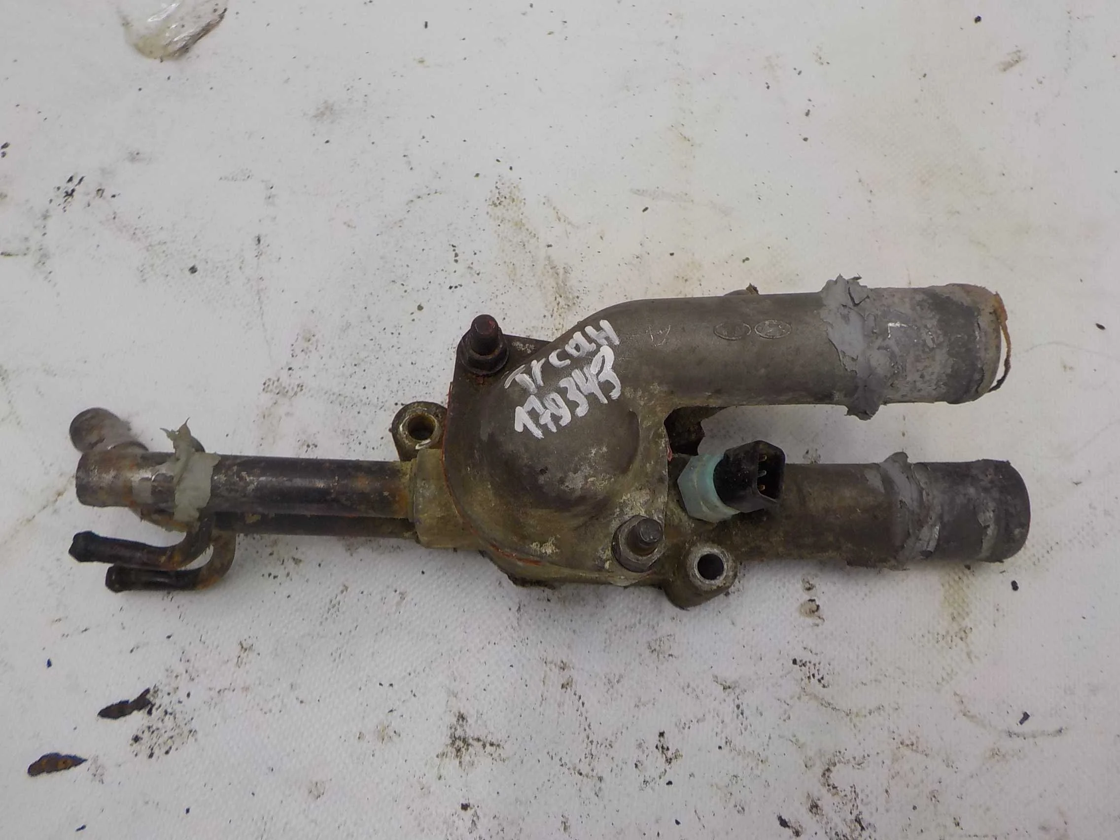 Корпус термостата Hyundai Elantra III рестайлинг (2003—2010)