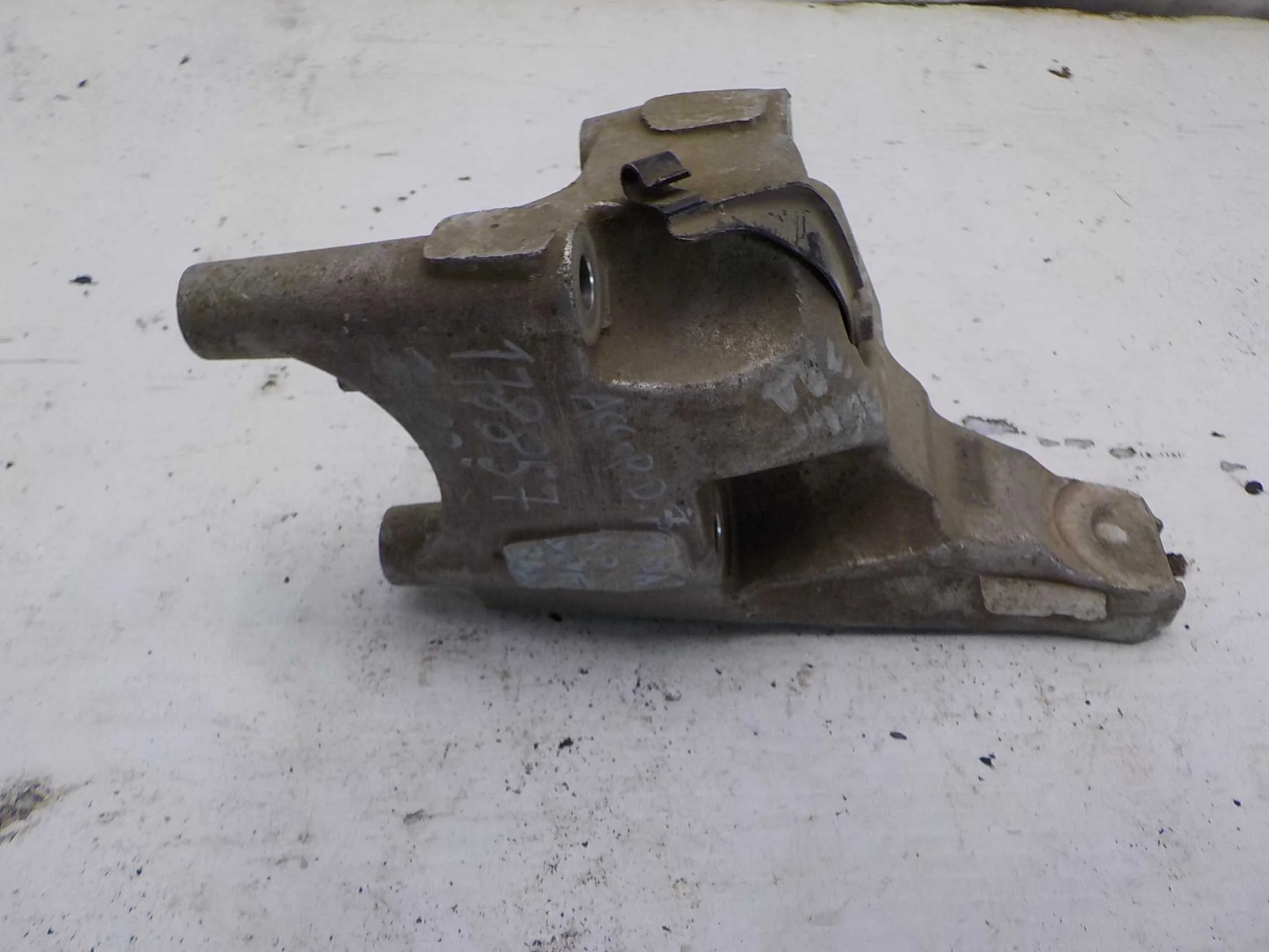 Кронштейн опоры двигателя Honda Accord VII рестайлинг (2005—2008)