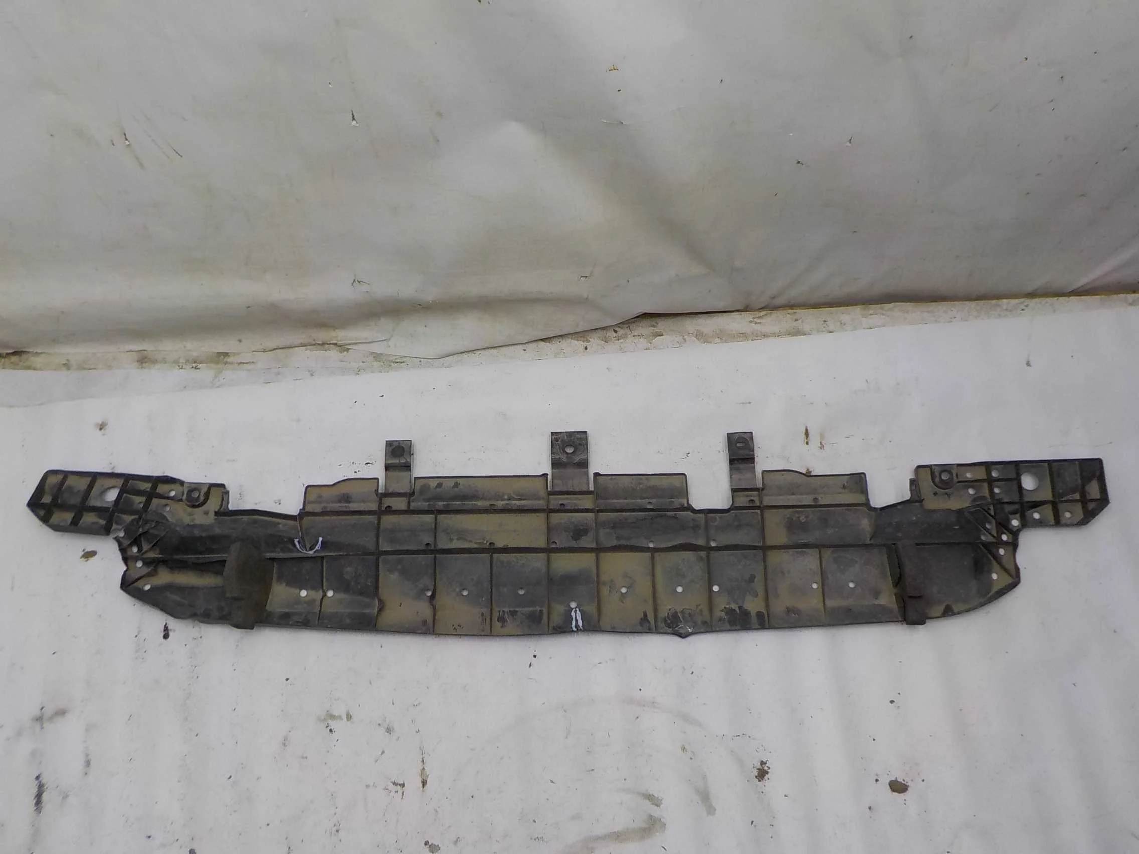 пыльник бампера Toyota RAV4 V (2018—2025) Перед