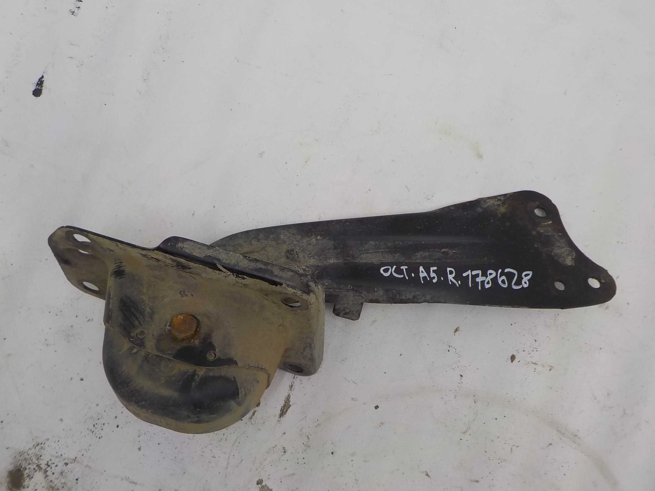 Рычаг Skoda Superb II (2008—2013) Зад Право