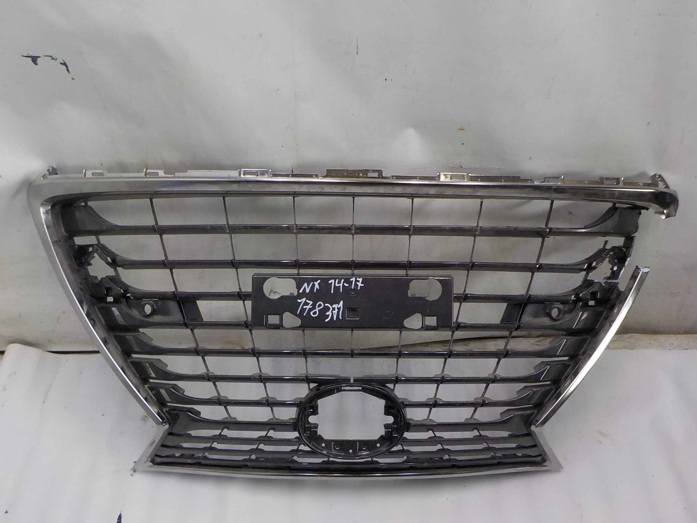 Решетка радиатора Lexus NX Z10 рестайлинг (2017—2021)