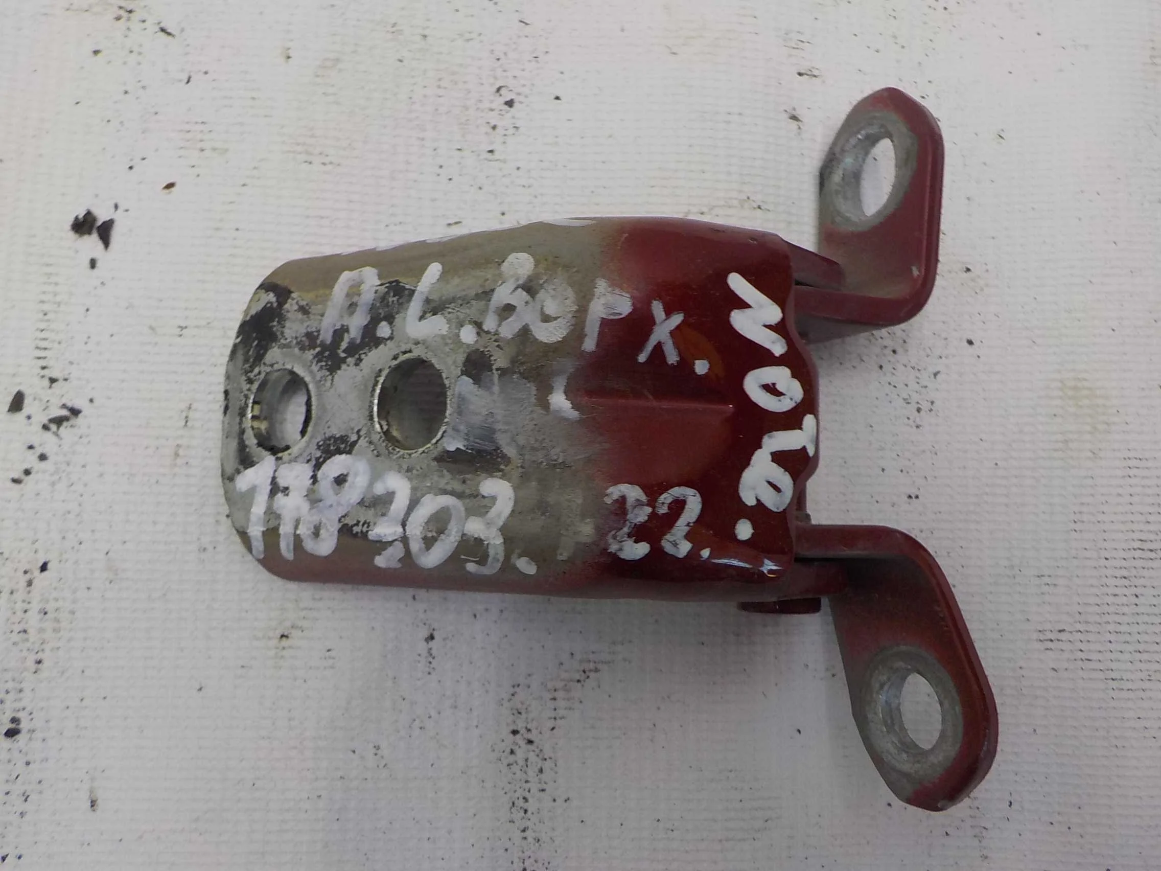 Петля двери Nissan Primera P11 (1995—2000) Перед Лево Верх