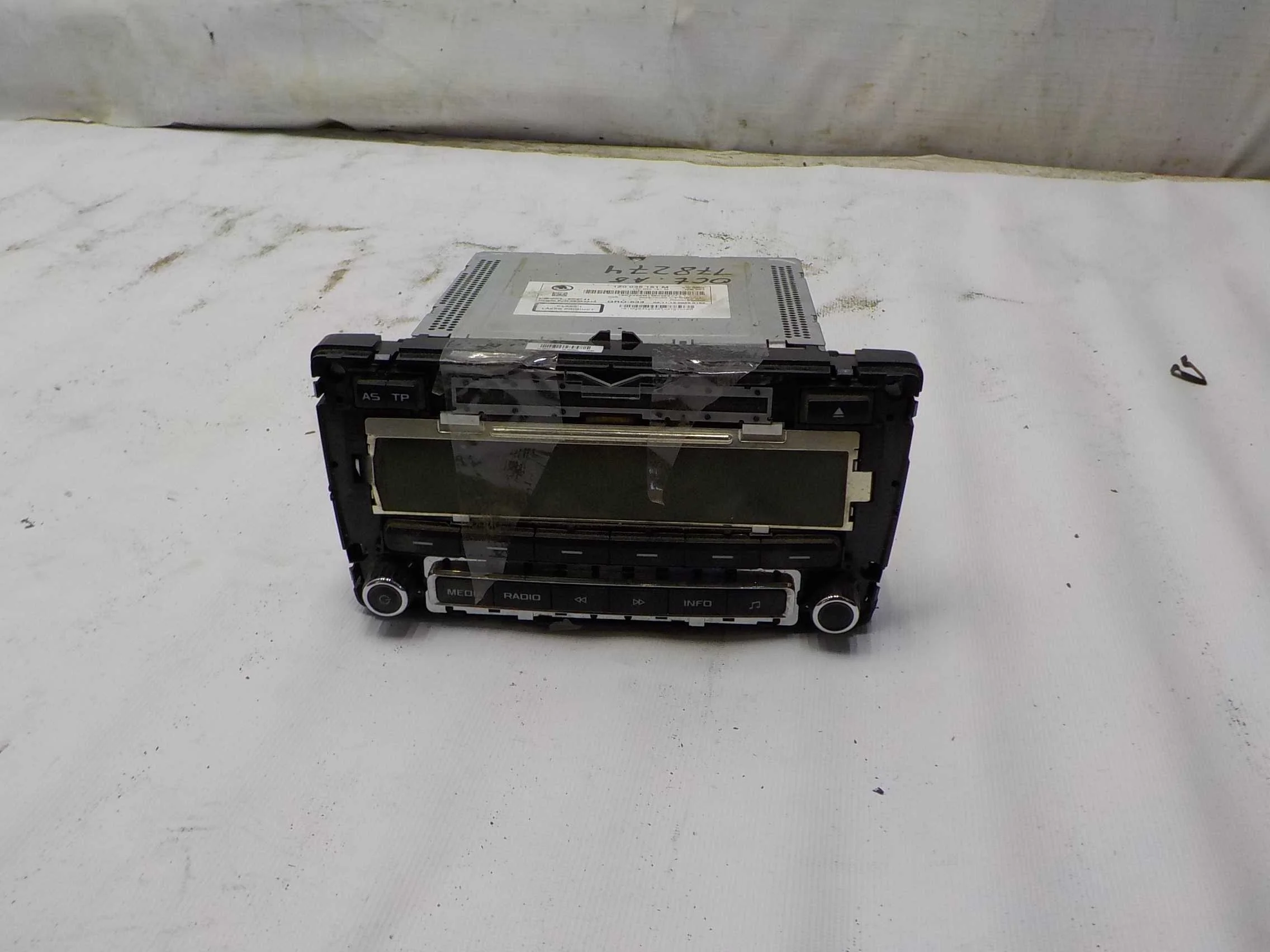 магнитофон Skoda Octavia II рестайлинг (2008—2013)