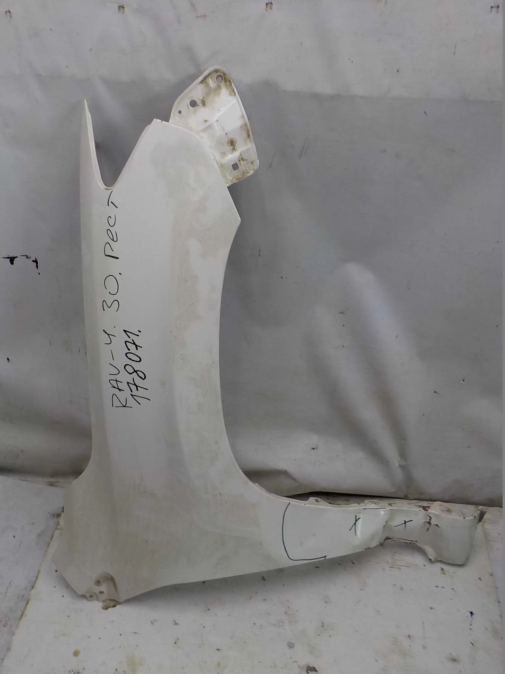 Крыло Toyota RAV4 III рестайлинг (2009—2016) Перед Право