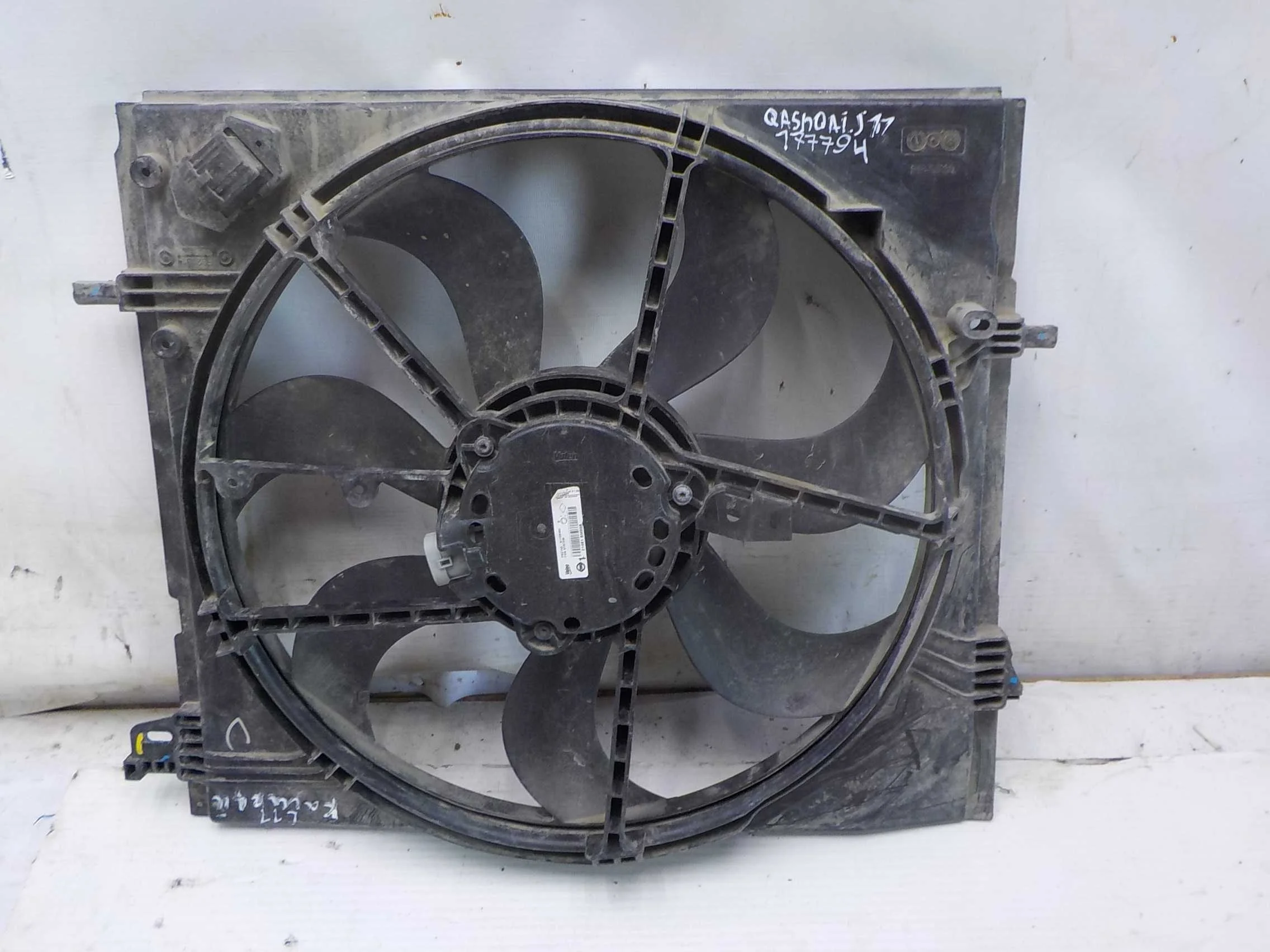 Диффузор радиатора Nissan Qashqai II (2013—2019)