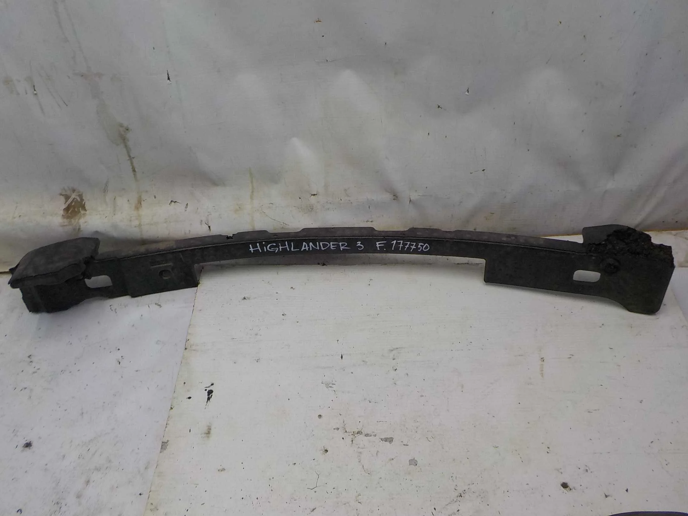 Абсорбер бампера Toyota Highlander III (2013—2016) Перед