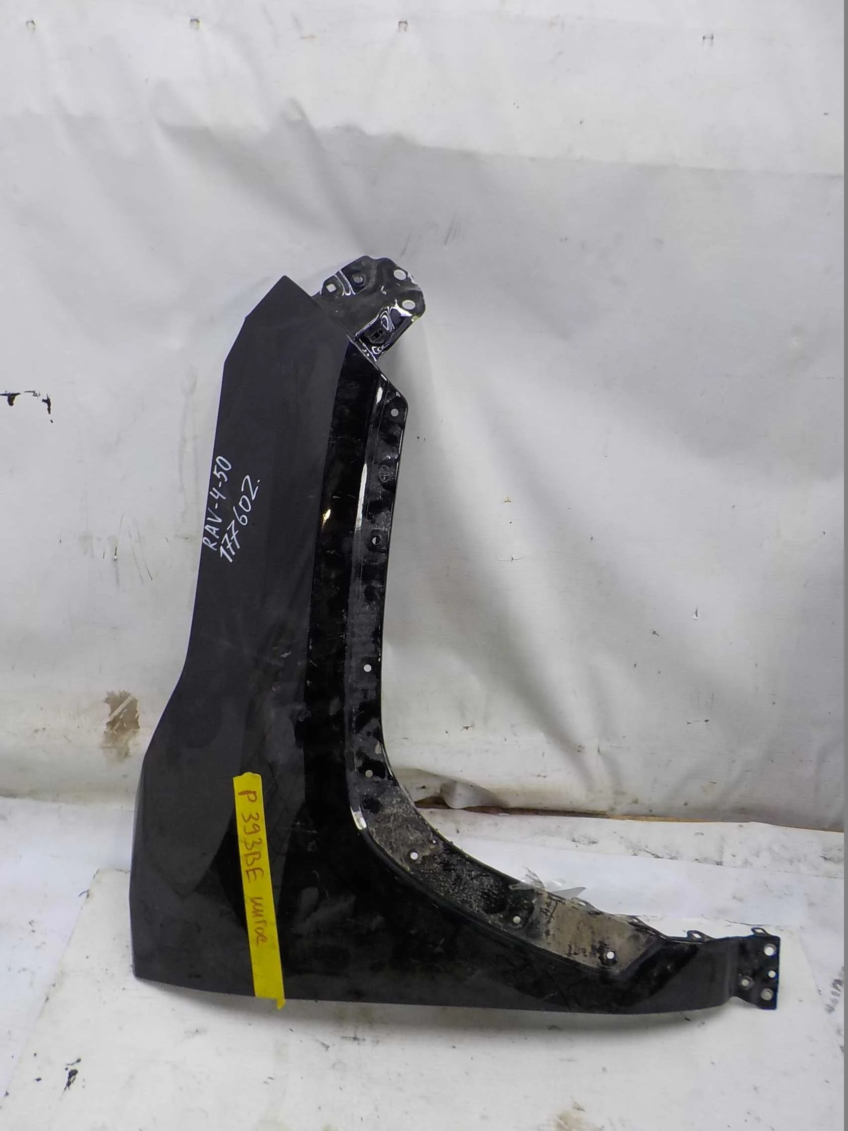 Крыло Toyota RAV4 V (2018—2025) Перед Право