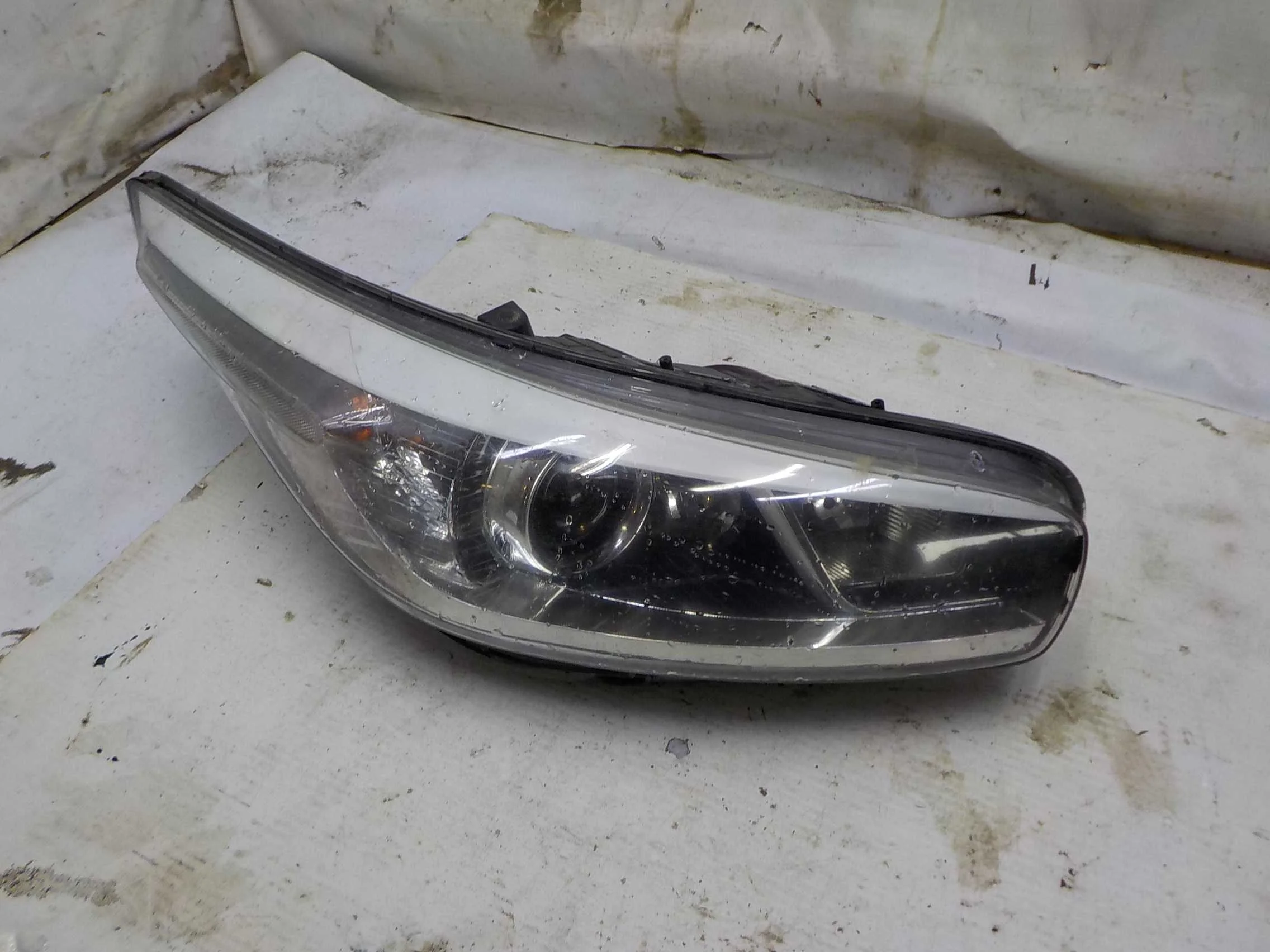 Фара Kia Ceed JD (2012—2015)  Право