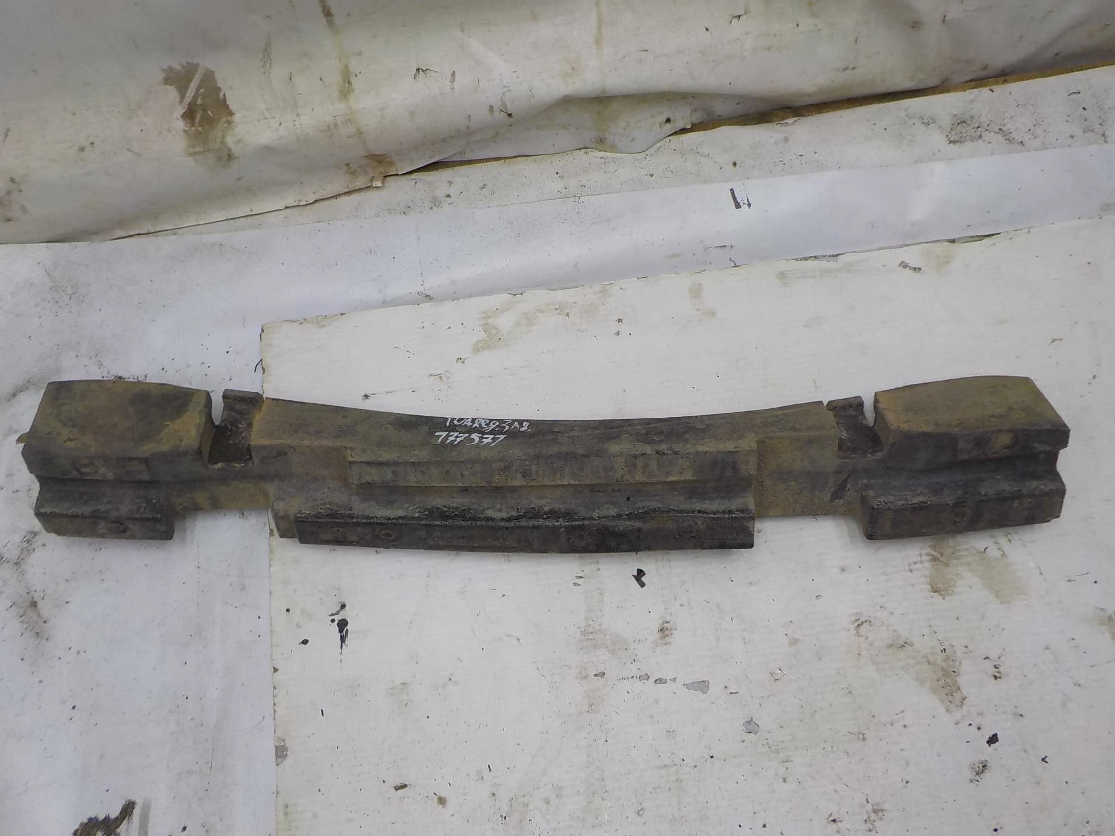 Абсорбер бампера Volkswagen Touareg II (2010—2014) Зад