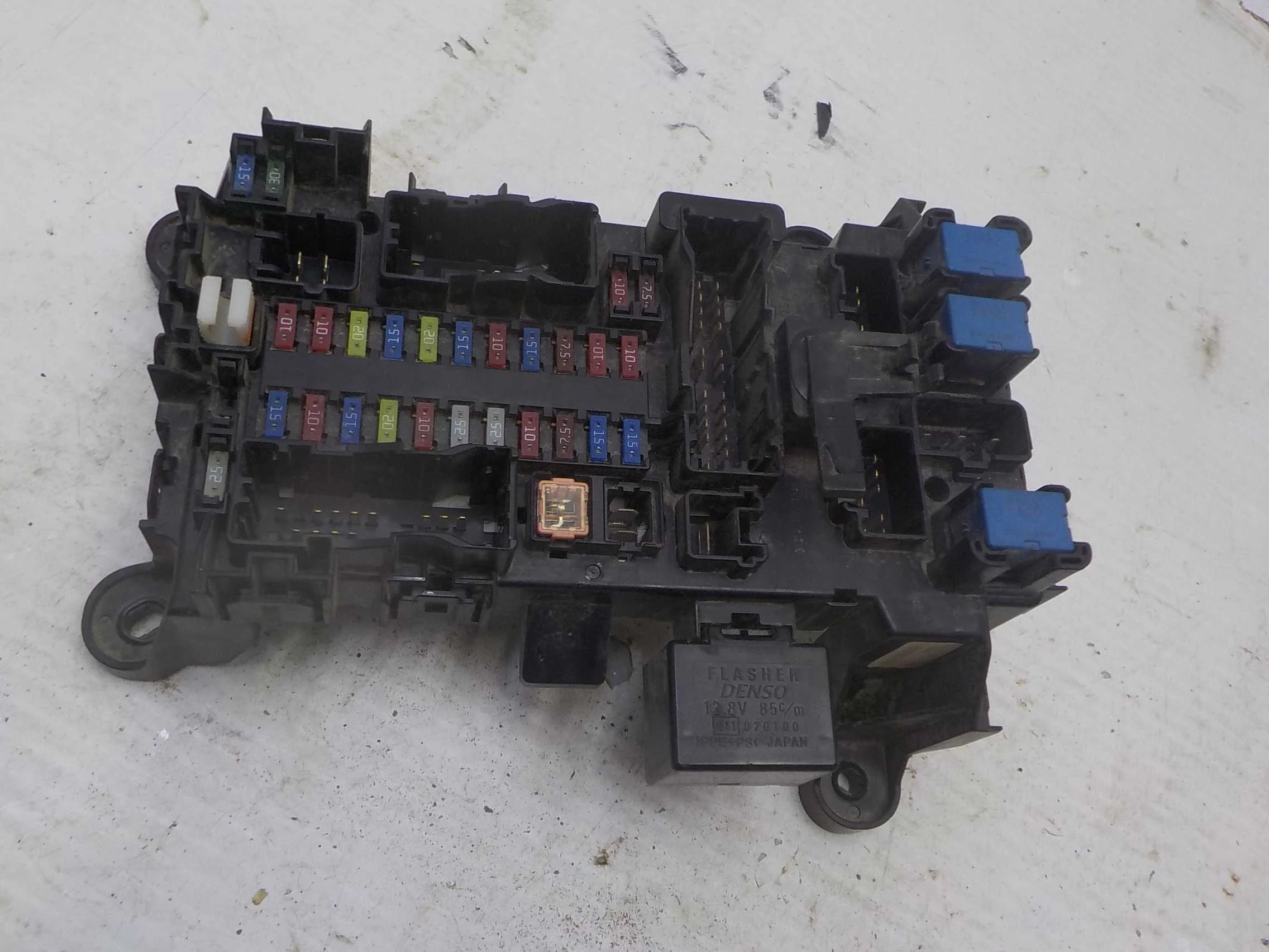 Блок предохранителей Suzuki Grand Vitara II (2005—2008)