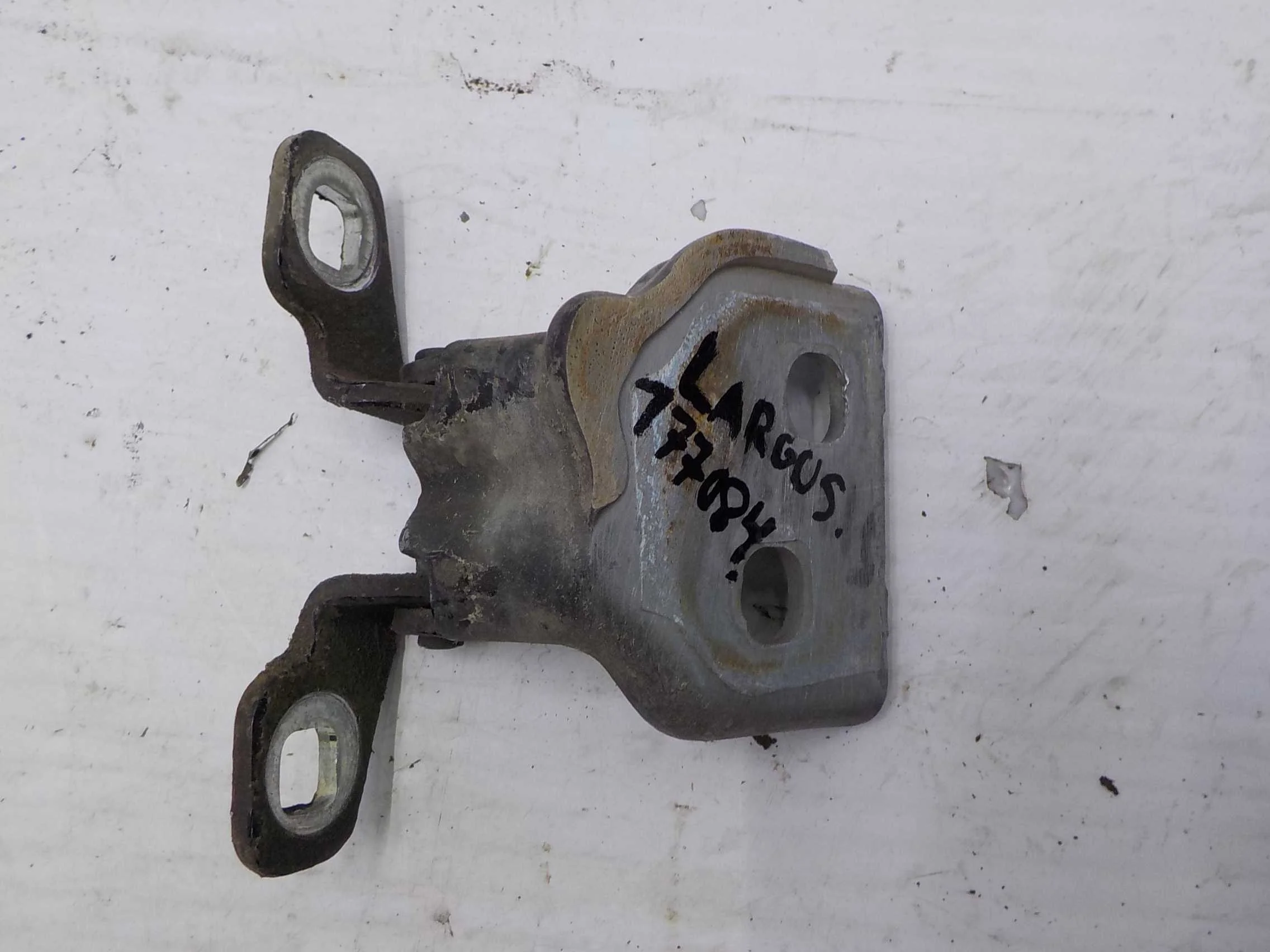 Петля двери Renault Arkana I (2019—2025)