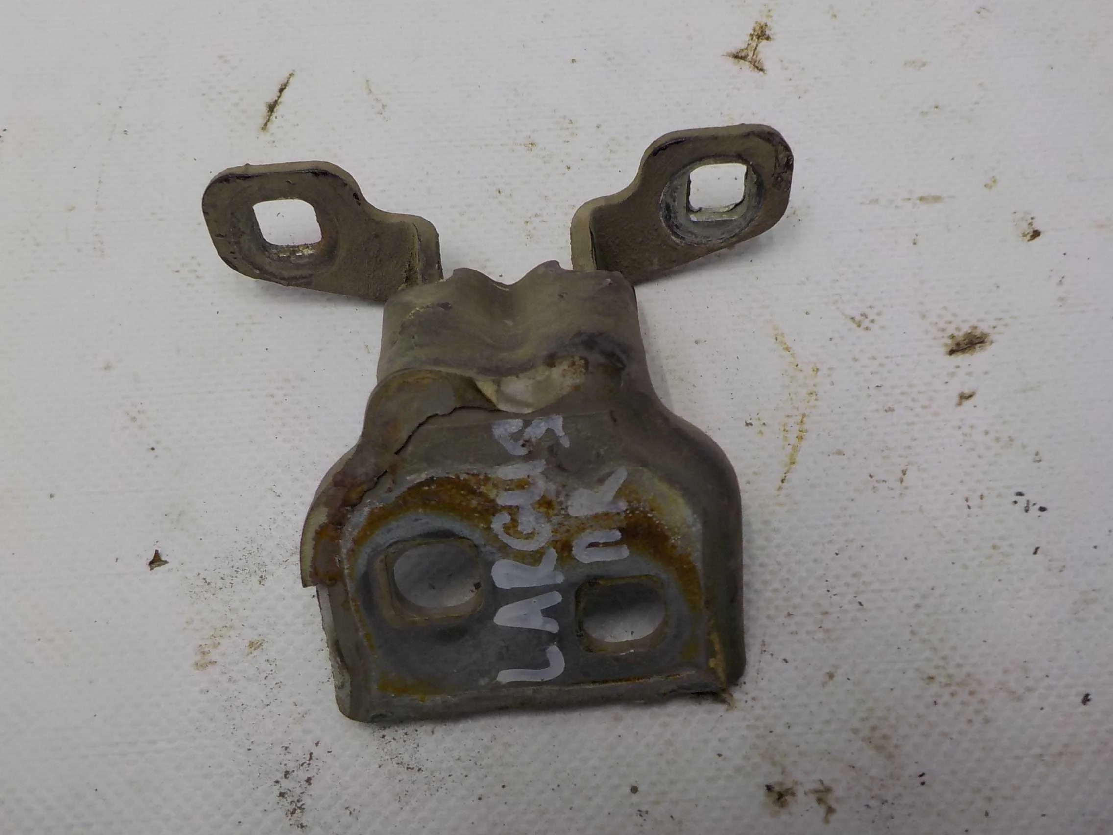 Петля двери Renault Arkana I (2019—2025)