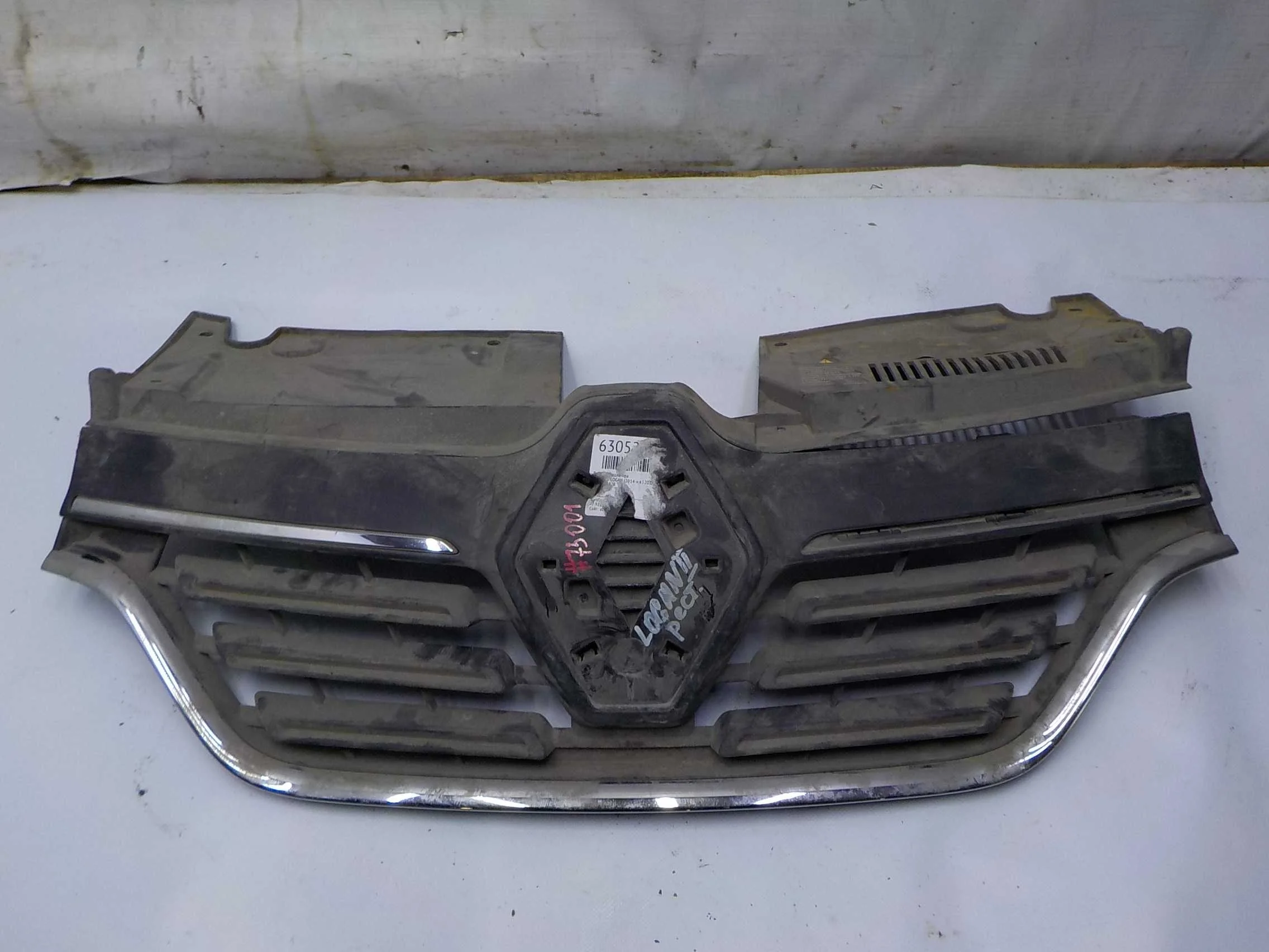 Решетка радиатора Renault Logan II рестайлинг (2018—2022)