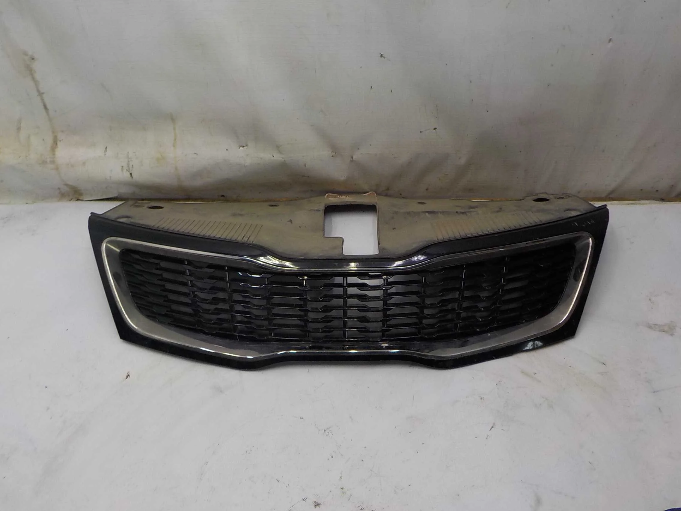 Решетка радиатора Kia Rio III (2011—2015)