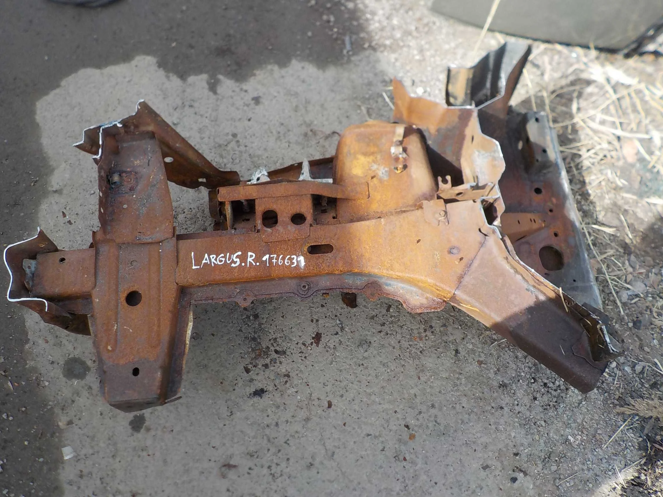 Лонжерон Renault Logan I (2004—2009)