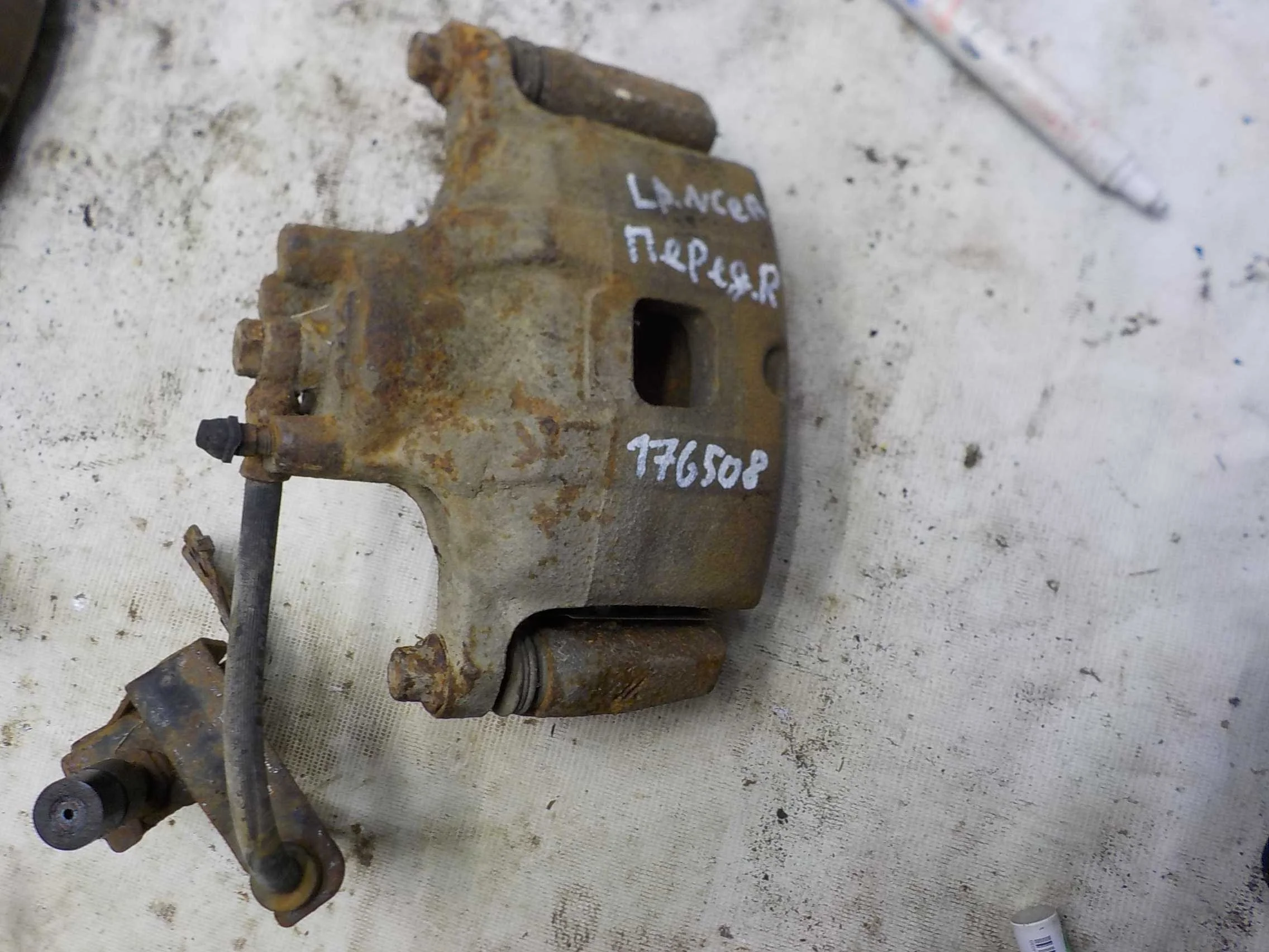 суппорт Mitsubishi Lancer X (2007—2010) Перед Право