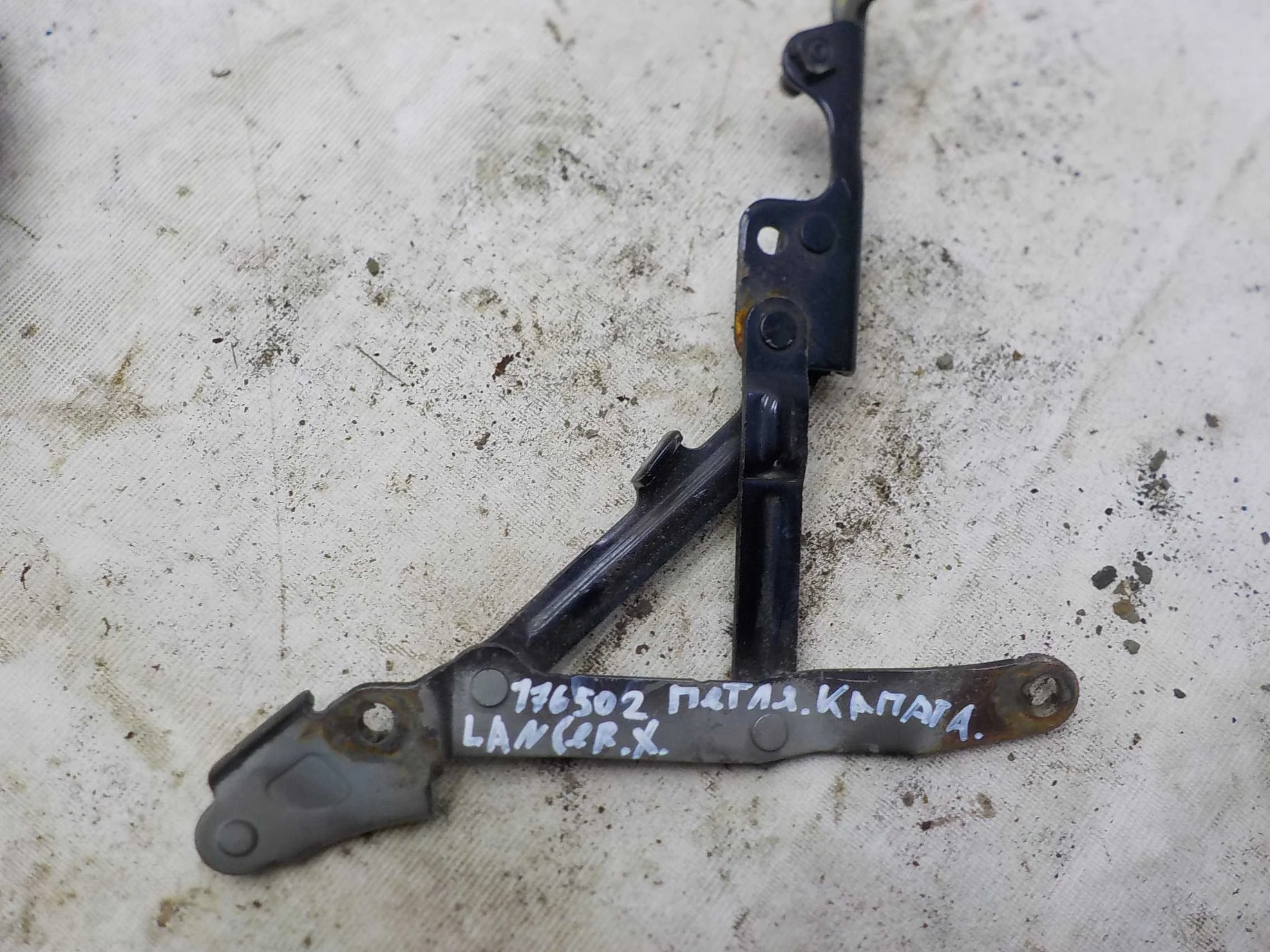 Петля капота Mitsubishi Lancer X (2007—2010)