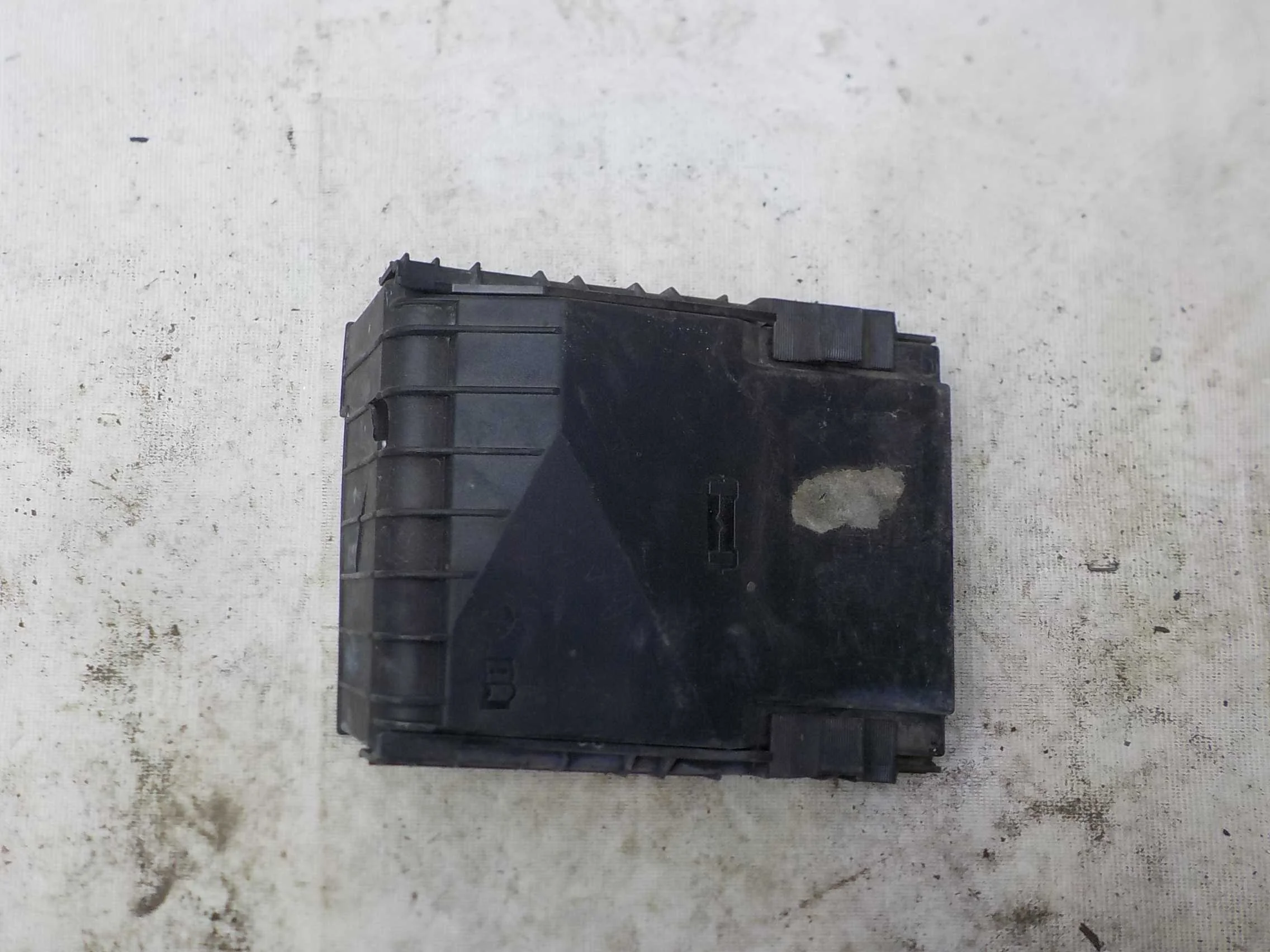 Корпус блока предохранителей Audi A3 8P рестайлинг (2004—2008)