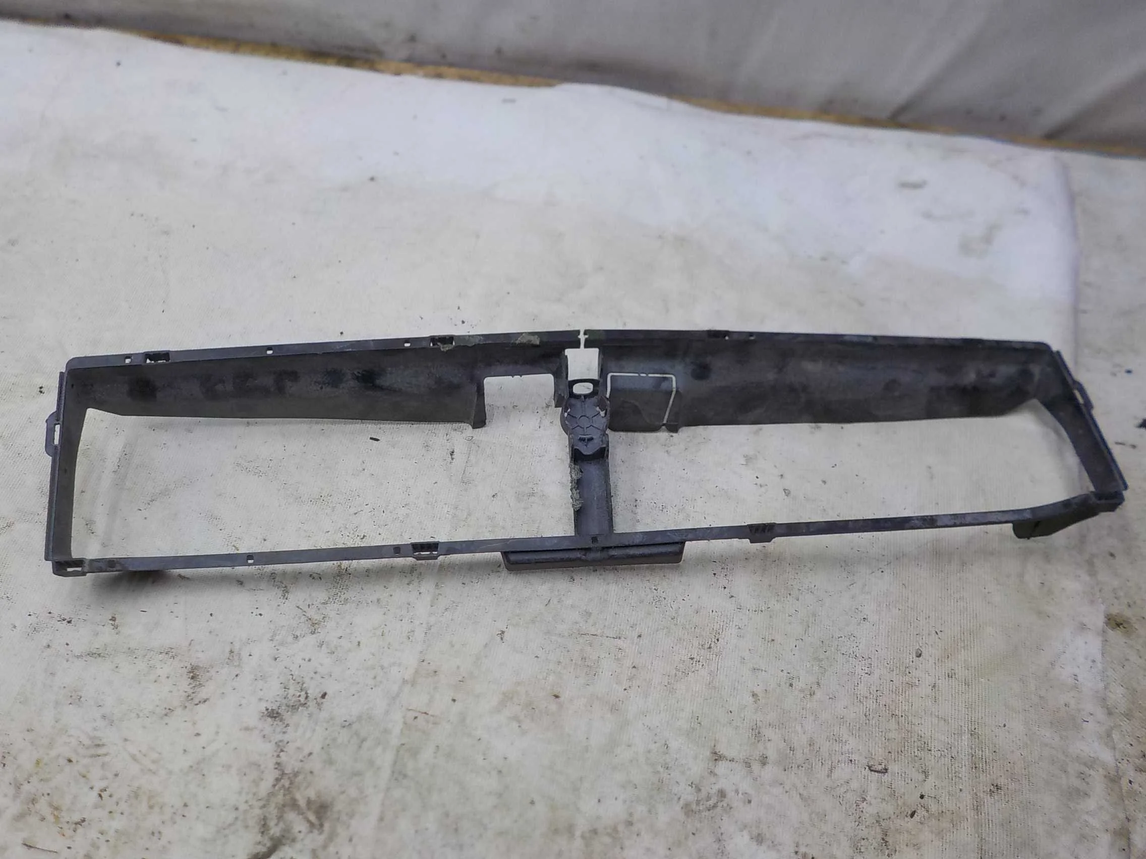 Дефлектор радиатора BMW 5 серия F10/F11 (2009—2013)