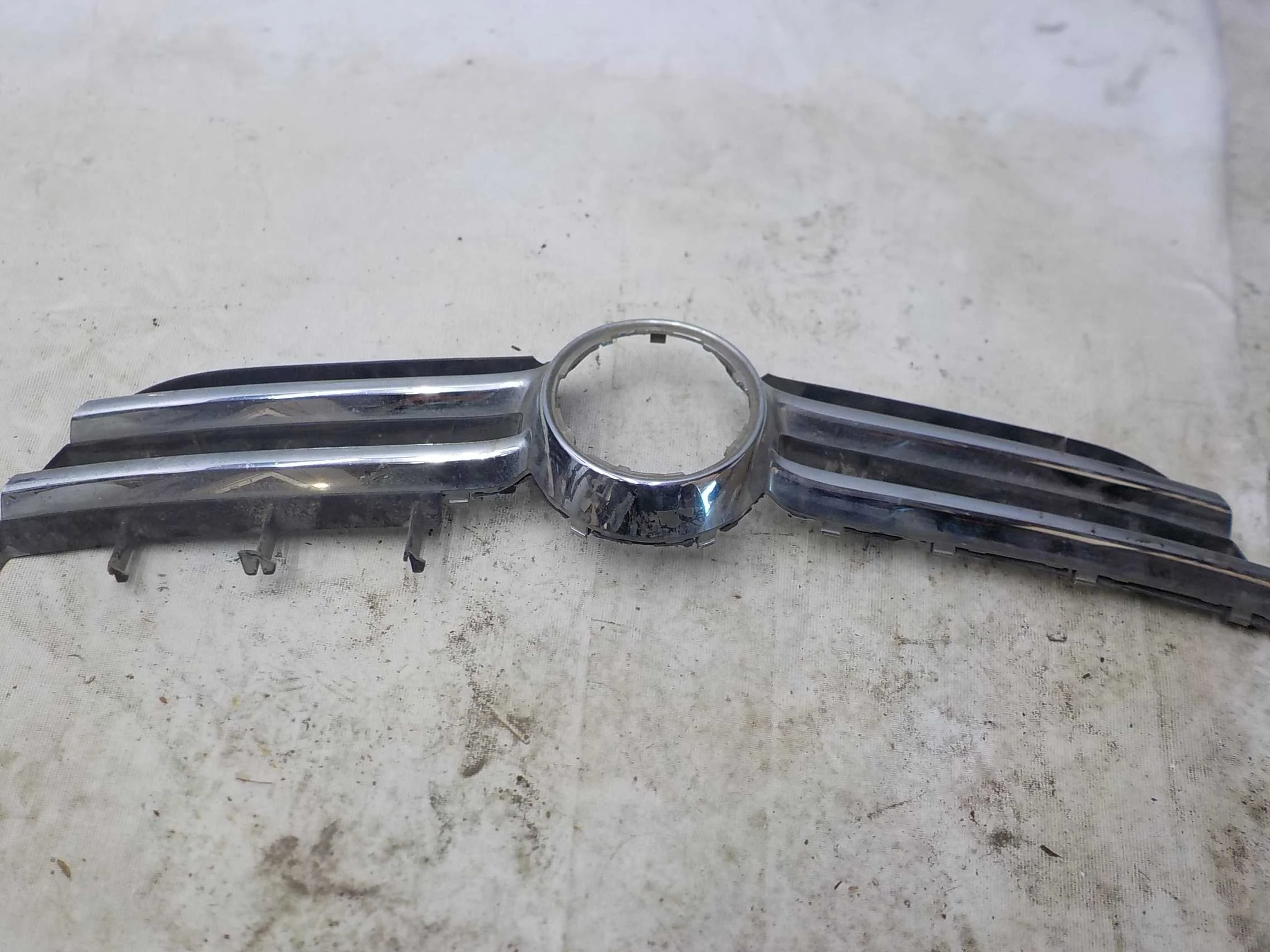 Решетка радиатора Volkswagen Touareg I (2002—2006)