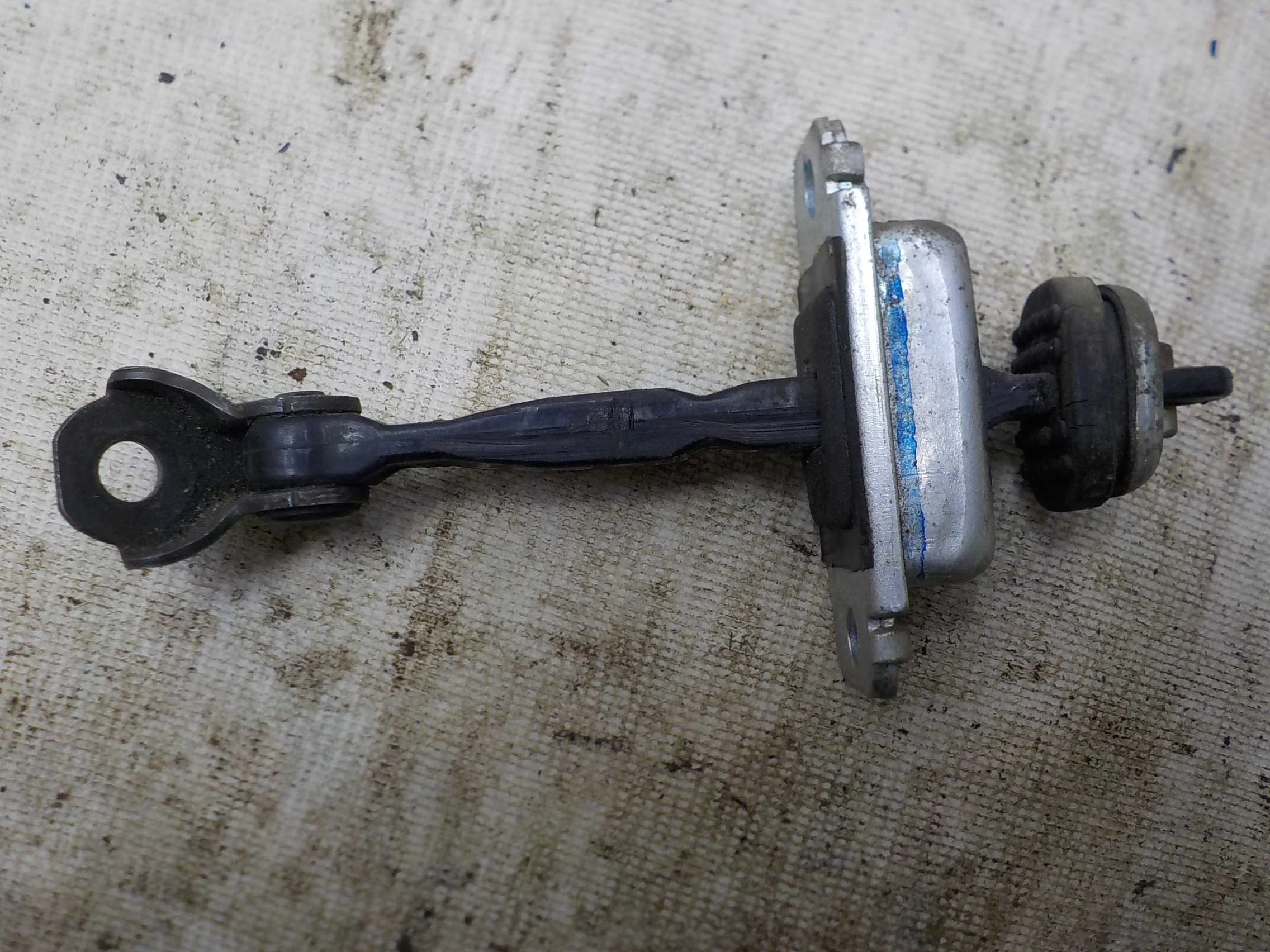 Ограничитель двери Chevrolet Lacetti I (2004—2013)