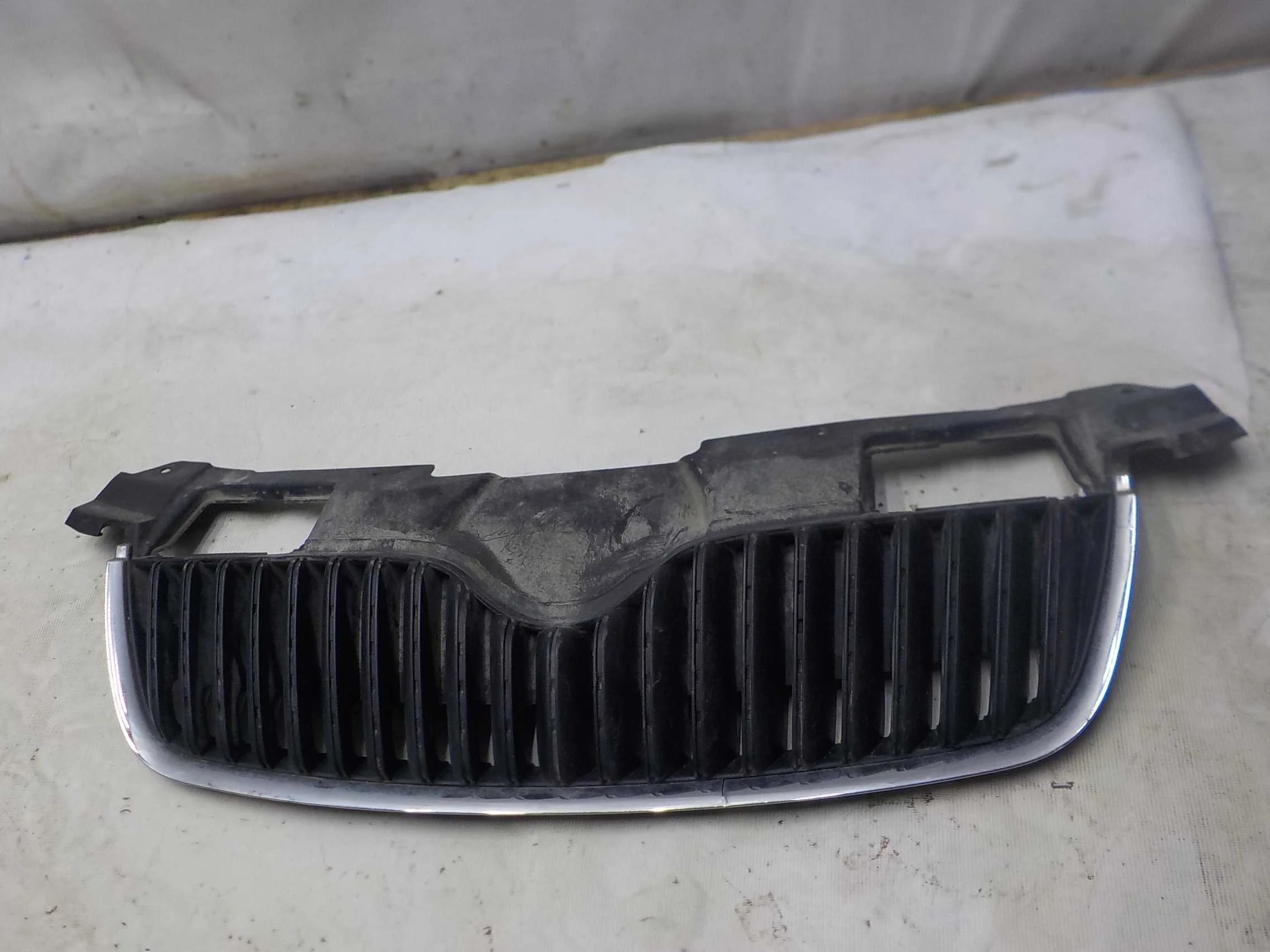 Решетка радиатора Skoda Fabia II (2007—2010)