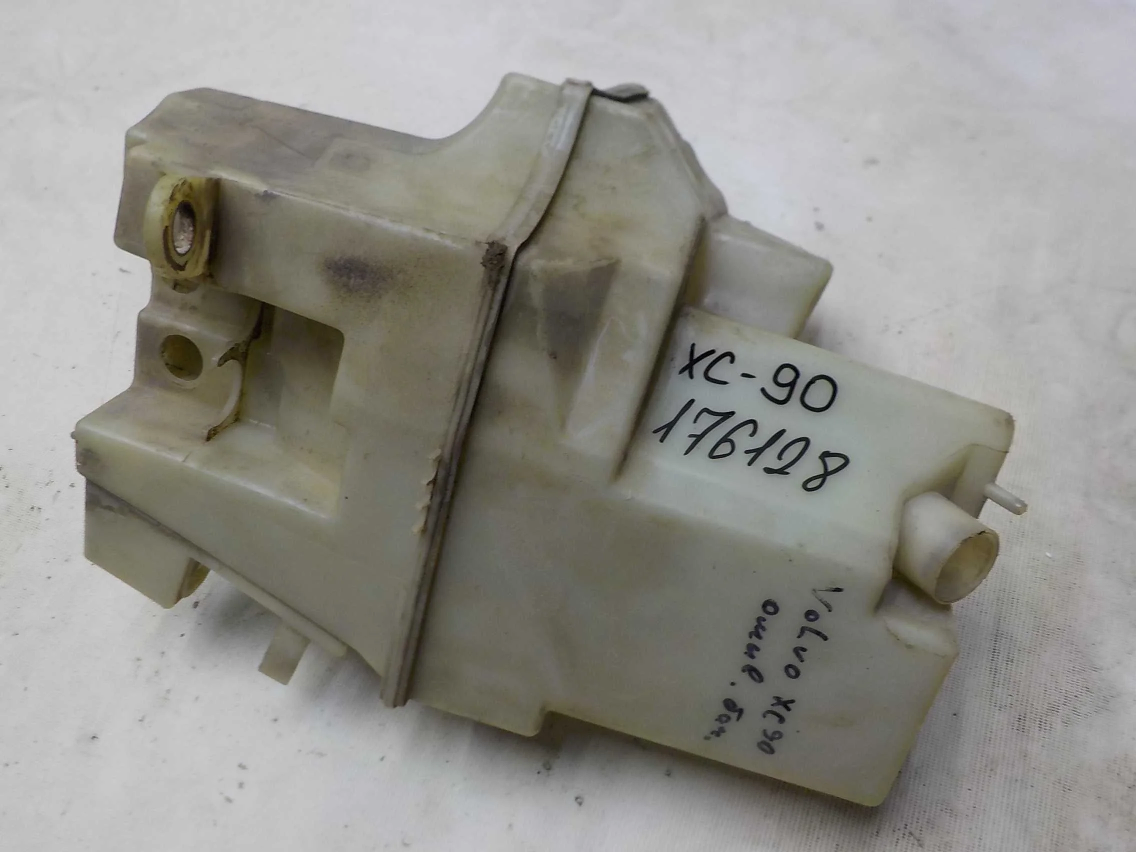 бачок стеклоомывателя Volvo XC90 I рестайлинг (2006—2014)