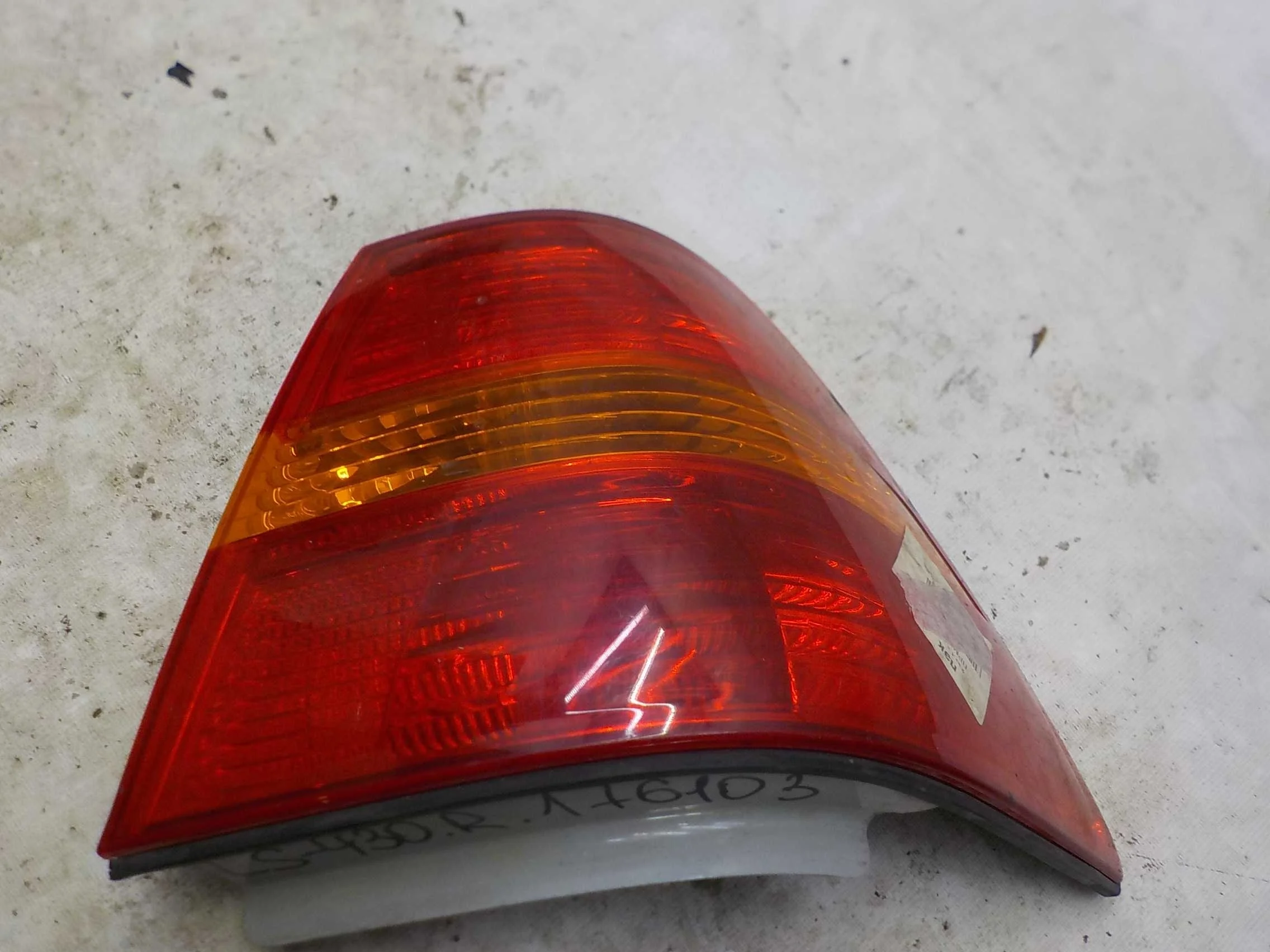 Фонарь Lexus LS III рестайлинг (2003—2006)  Право