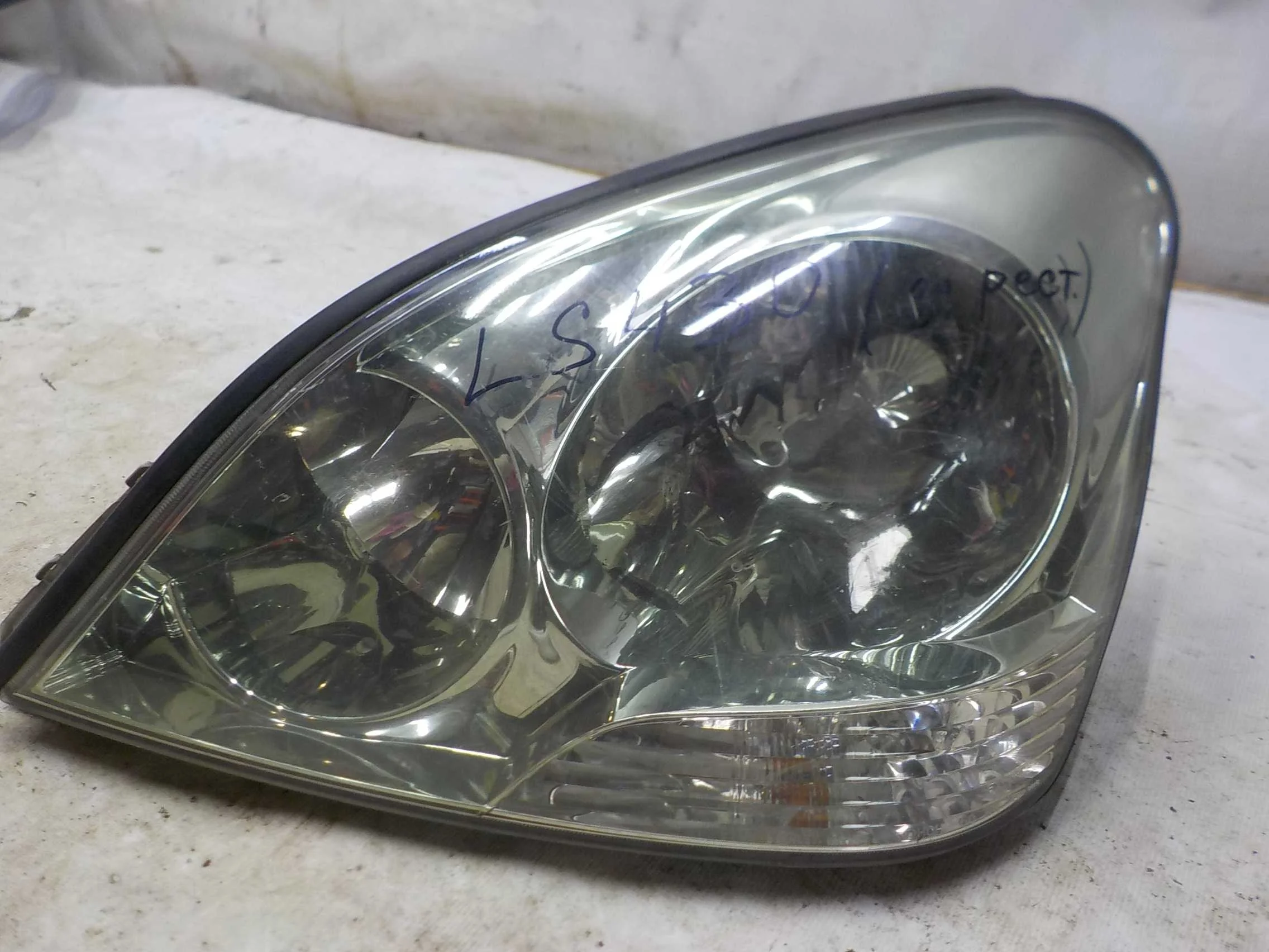 Фара Lexus LS III рестайлинг (2003—2006)  Лево