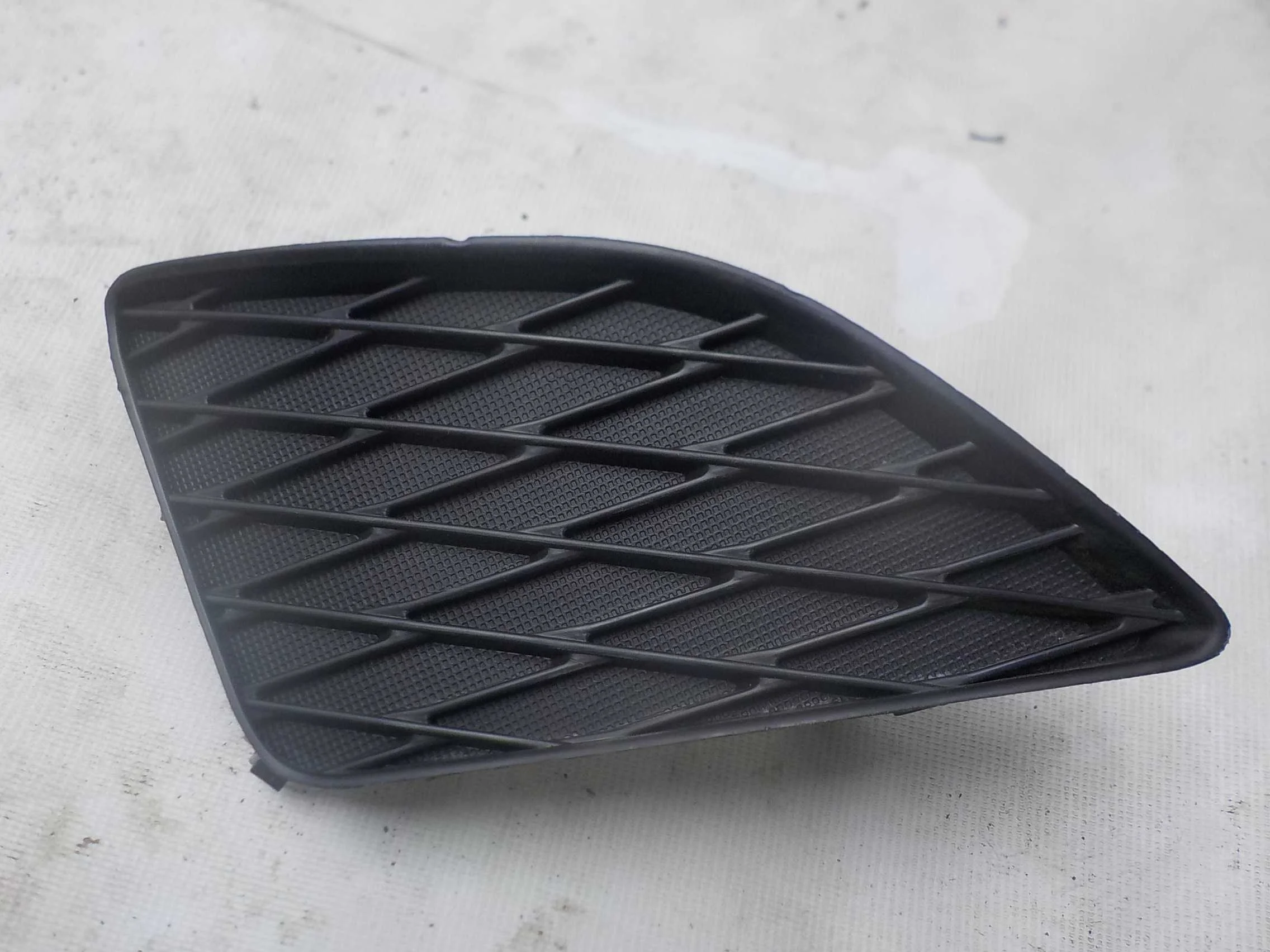 накладка на бампер Toyota Corolla X рестайлинг (2010—2013)  Право