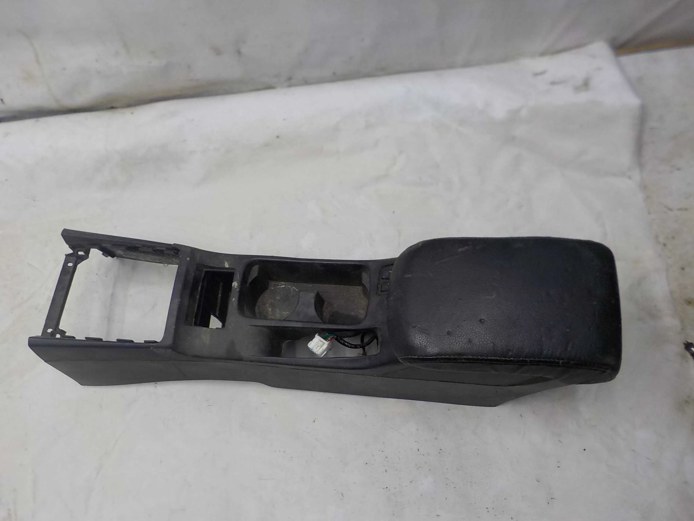 Подлокотник Mitsubishi Lancer X (2007—2010)