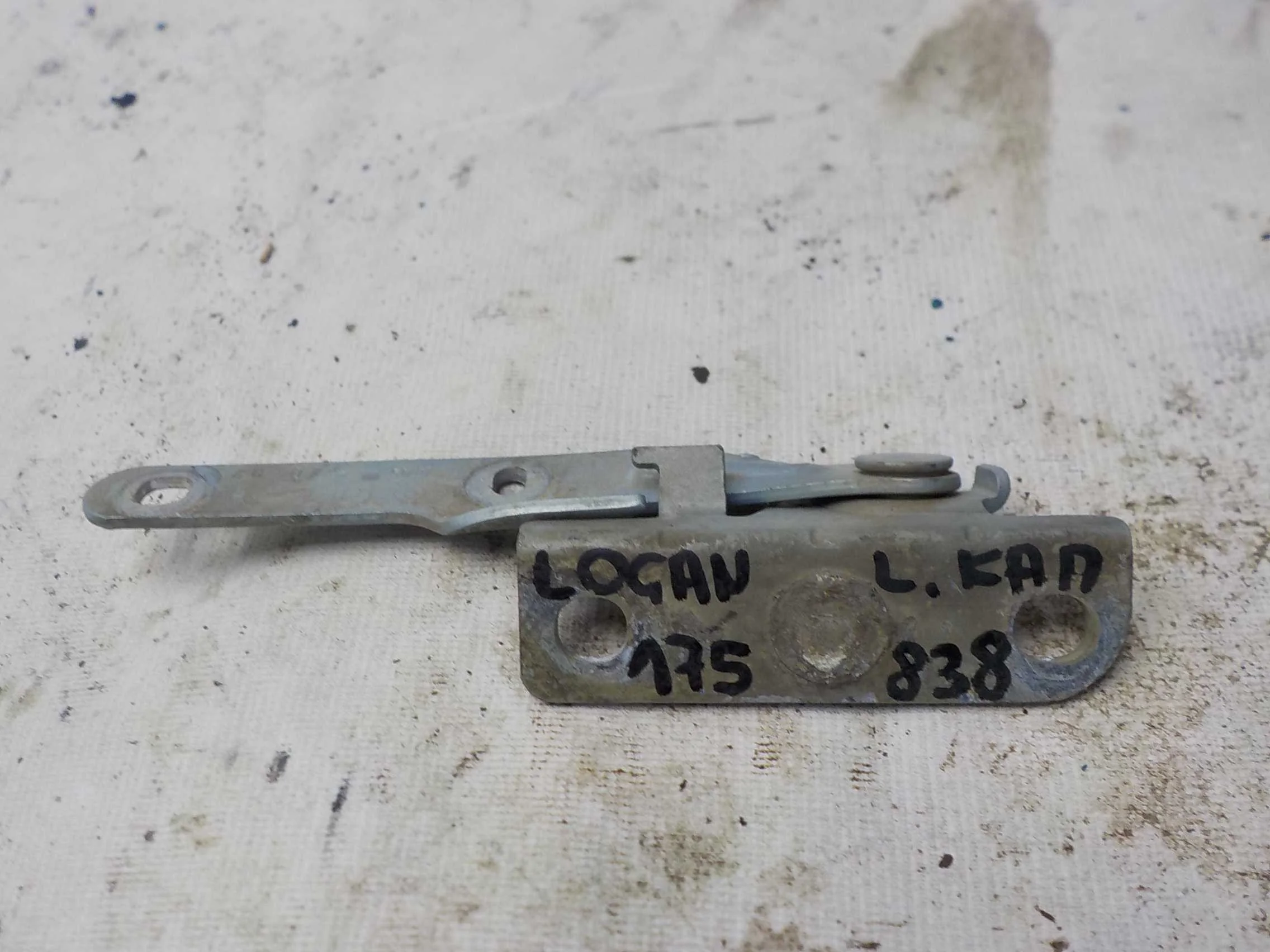 Петля капота ВАЗ (LADA) Largus I (2012—2021)