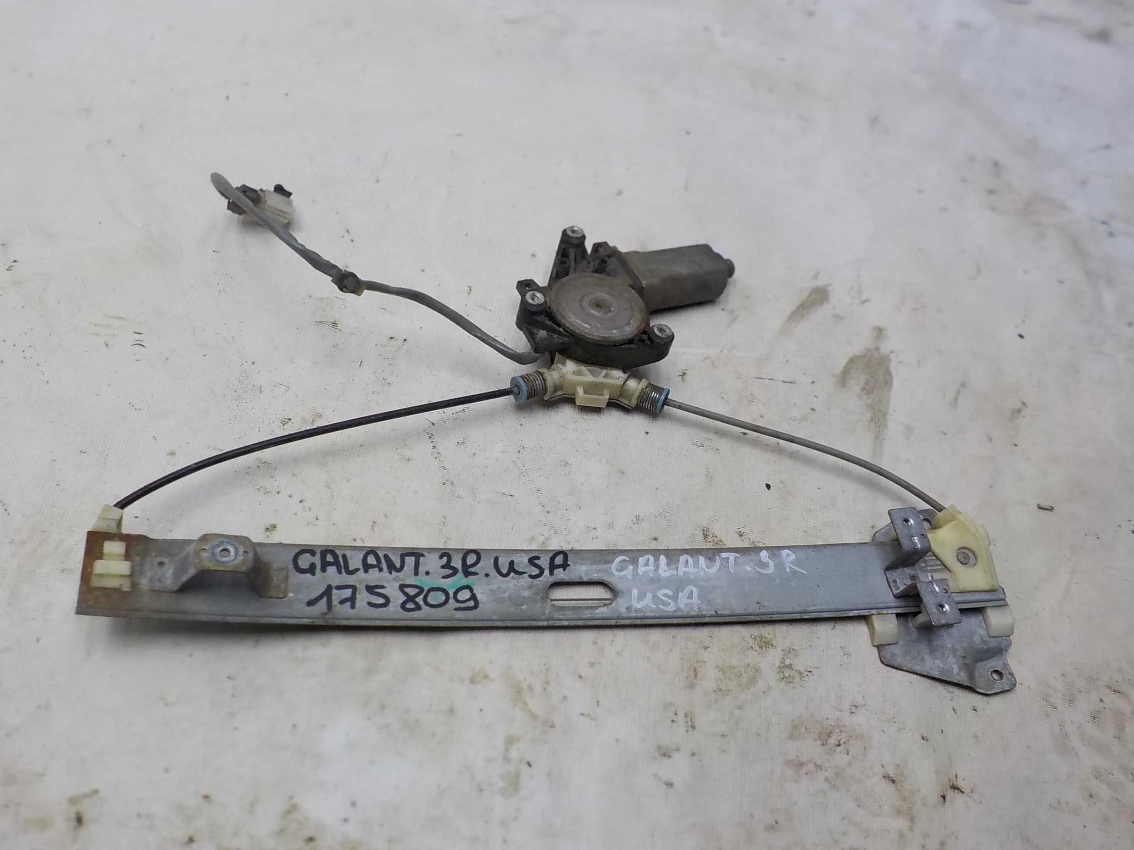 Стеклоподъемник Mitsubishi Galant VIII рестайлинг (1998—2006) Зад Право