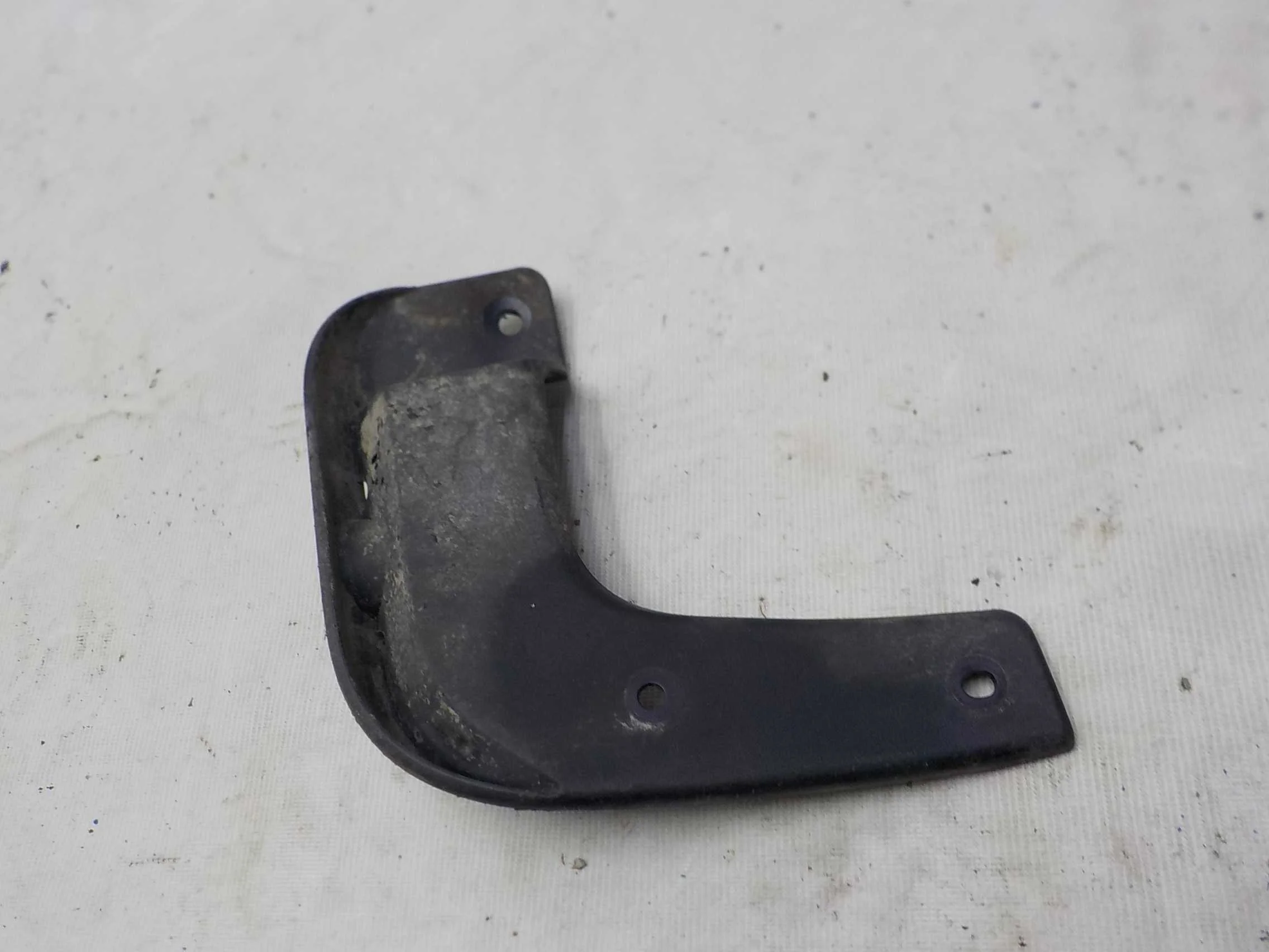 Брызговик Kia Rio IV (2017—2020) Перед Лево