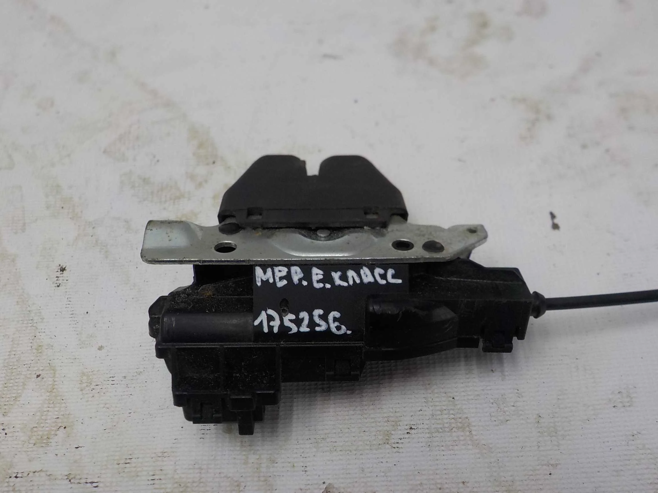 Замок крышки багажника Mercedes-Benz E-класс W212/S212/C207/A207 (2009—2013)