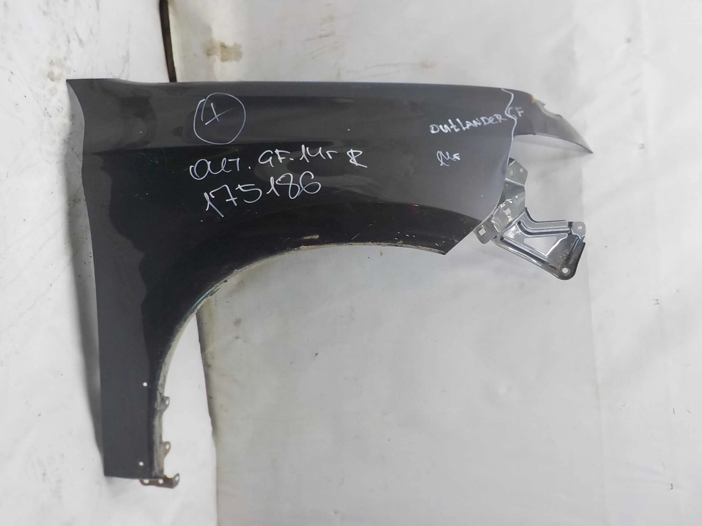 Крыло Mitsubishi Outlander III рестайлинг 2 (2015—2018) Перед Право