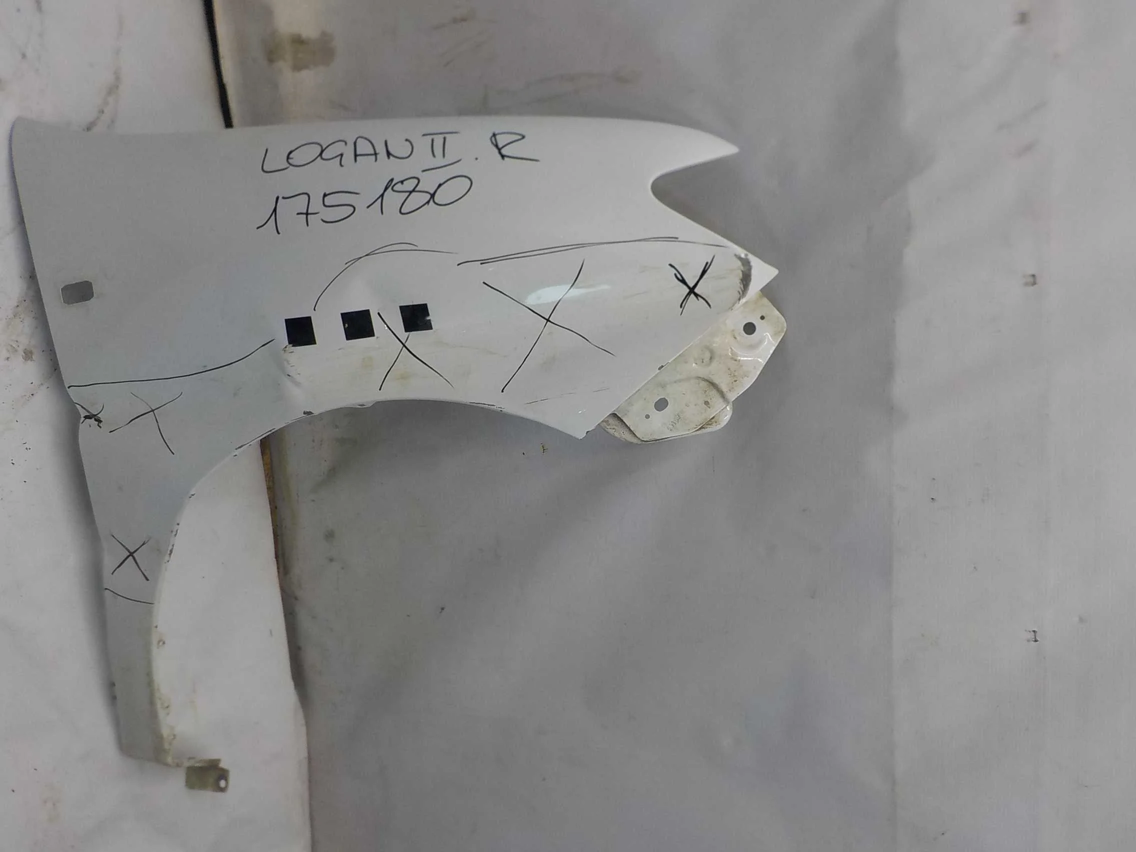 Крыло Renault Logan II (2012—2018) Перед Право