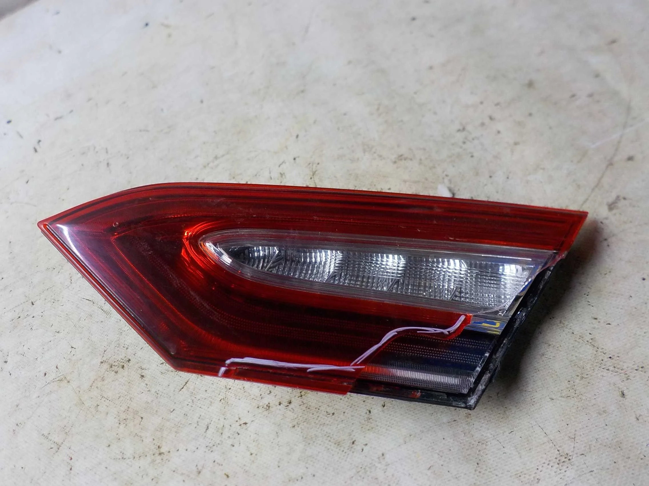 Фонарь Toyota Camry XV70 (2017—2021)  Право