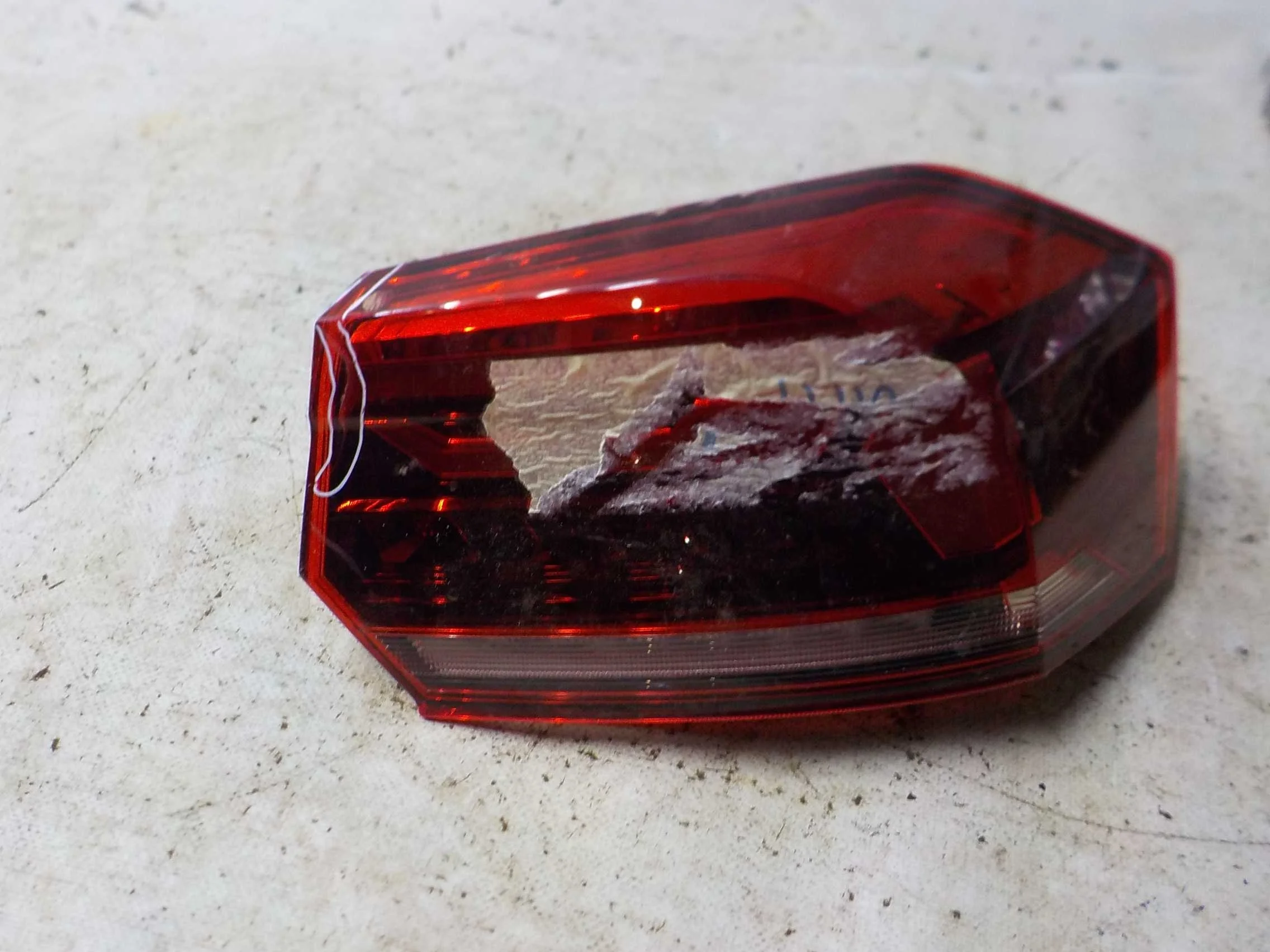 Фонарь Volkswagen Polo VI (2020—2023)  Право