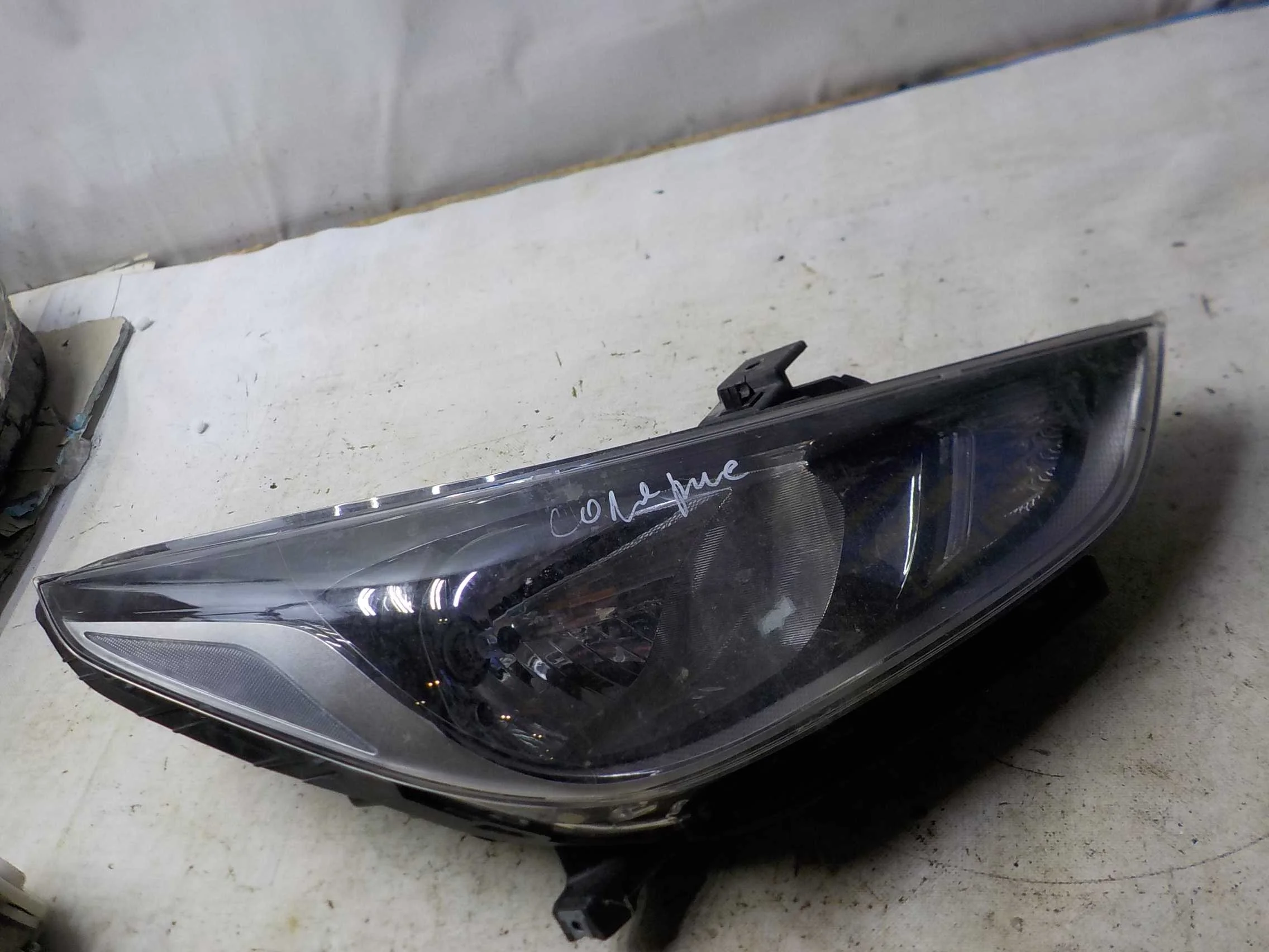 Фара Hyundai Solaris II (2017—2020)  Право