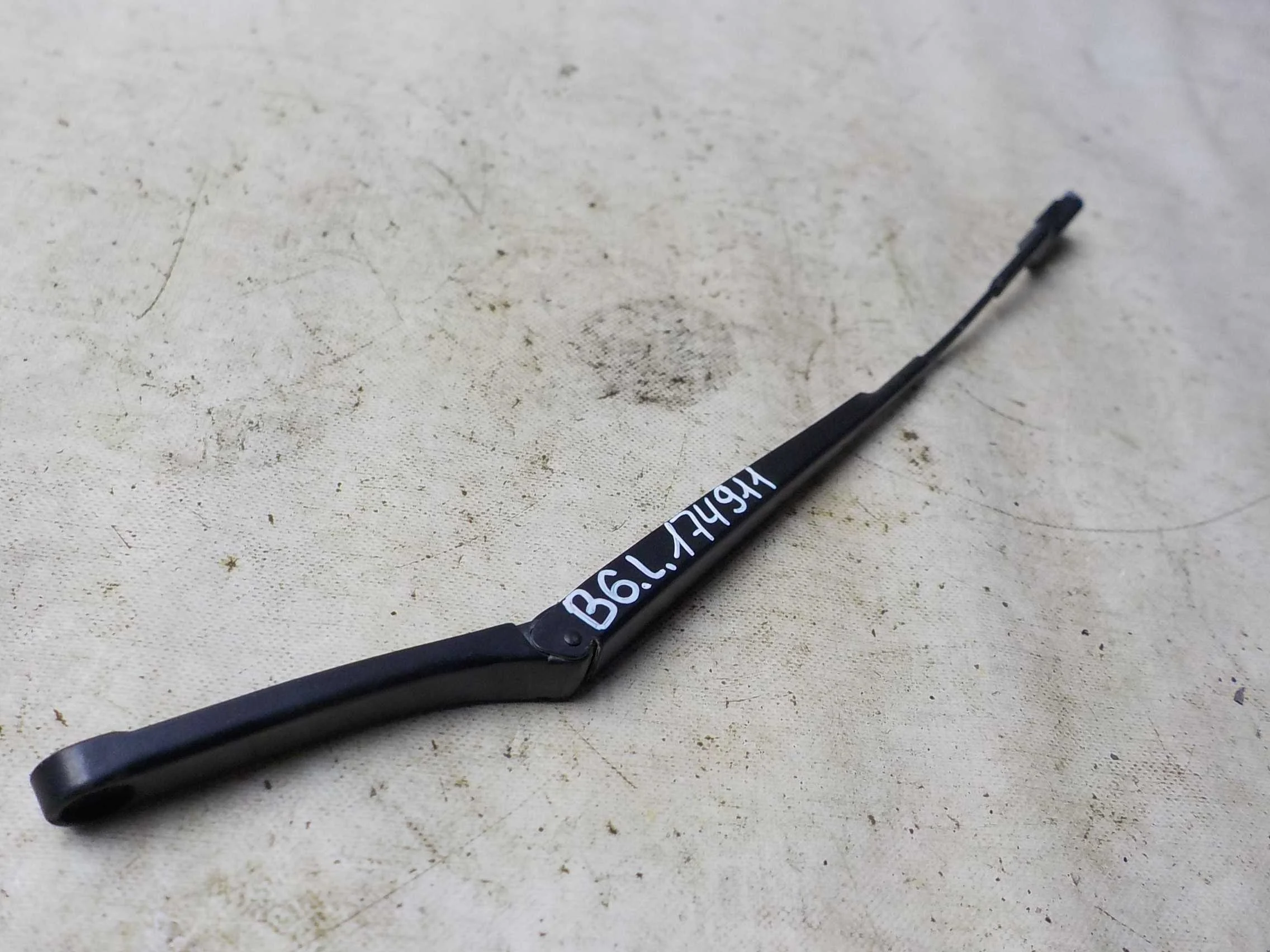 Поводок стеклоочистителя Volkswagen Passat B6 (2005—2010) Перед Лево